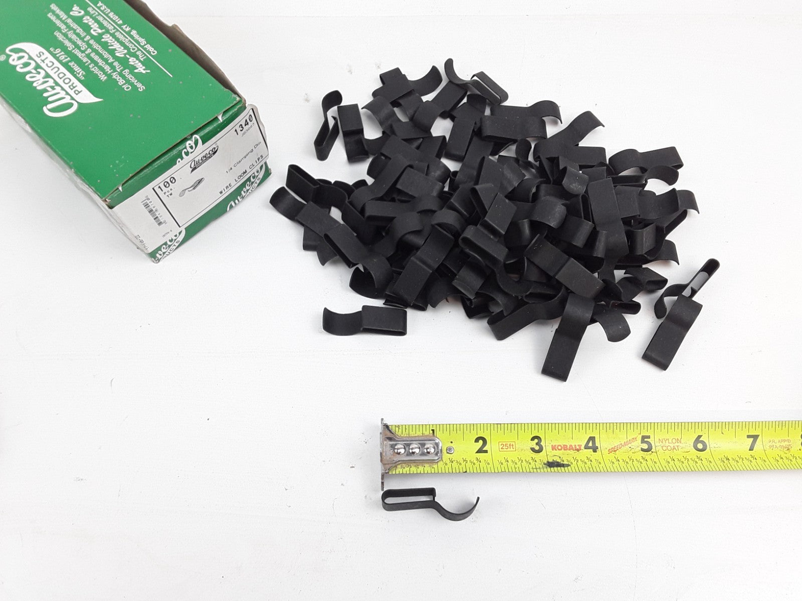 Auveco 1340 Wire Loom Clip Assembly 1/4" Clamping Diameter Black 100 Pieces