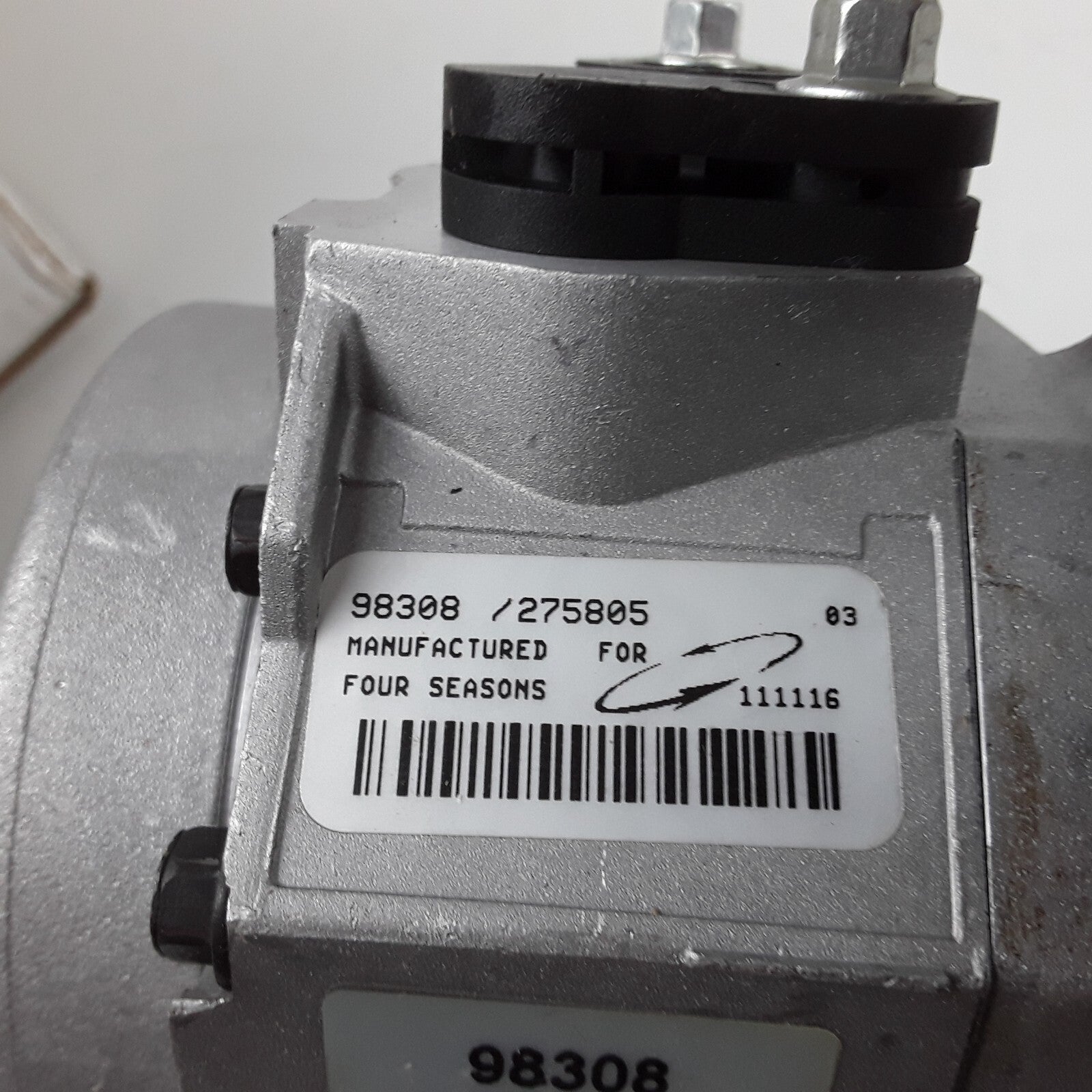 Four Season 98308 A/C Compressor W/ Clutch Fits Dodge Magnum Chrysler 300 2005