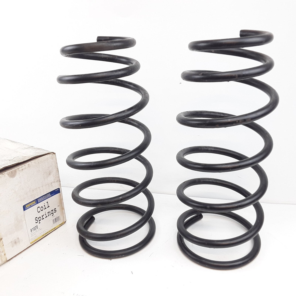 Coil Spring Set Front Left or Right Moog 81020 Fits Ford Windstar 1999-2000