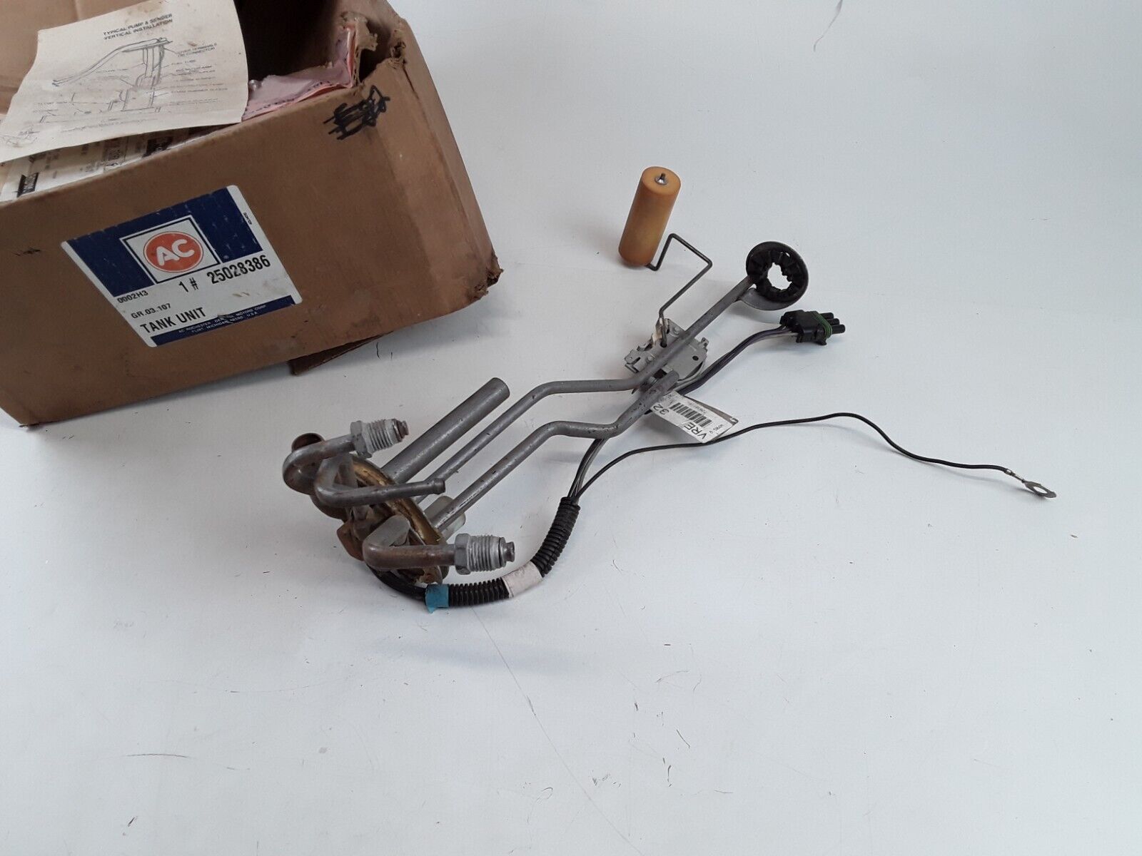 Fuel Tank Sending Unit GM For Chevrolet,GMC C3500 K3500 1992 1993 1994 1995 - HotCarParts