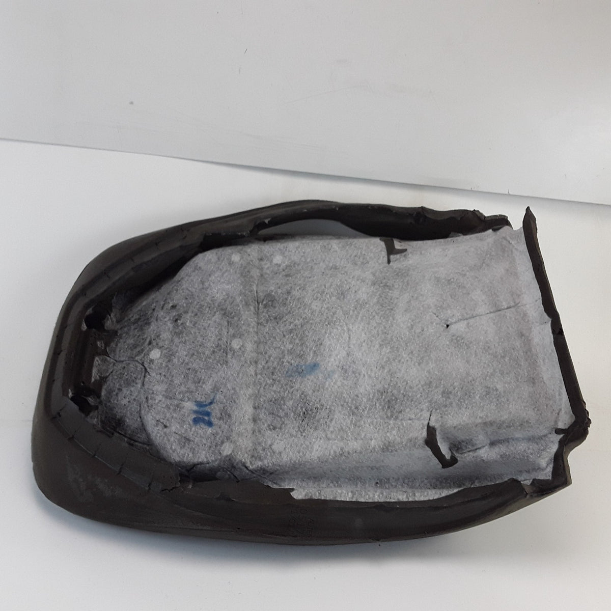 Model Y 2020-2025 RH 1st Row Seatback Foam Pad 1744936-00-A OEM