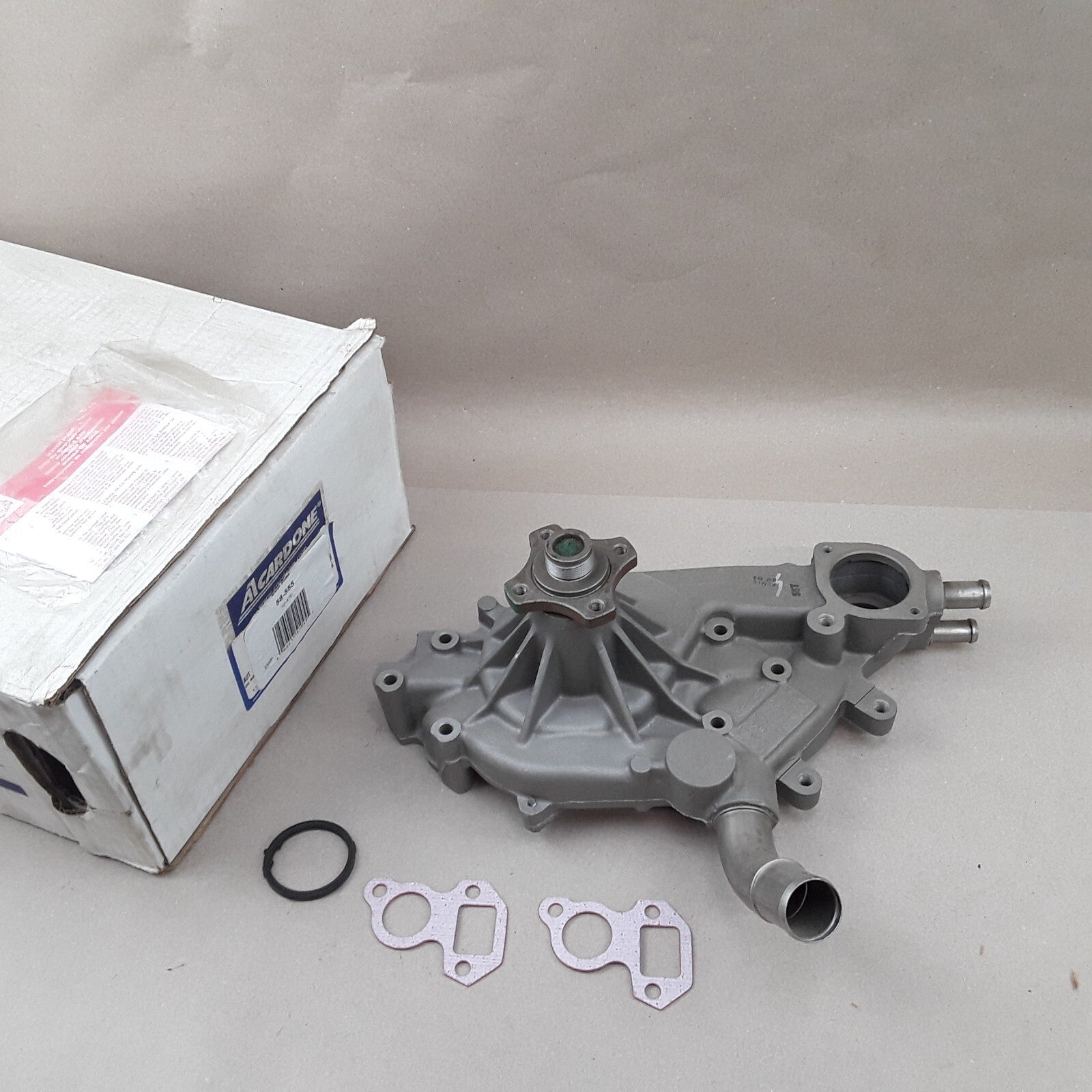 Engine Water Pump Fits Chevrolet Silverado 1500 2500 GMC Sierra 1500 2500 1999
