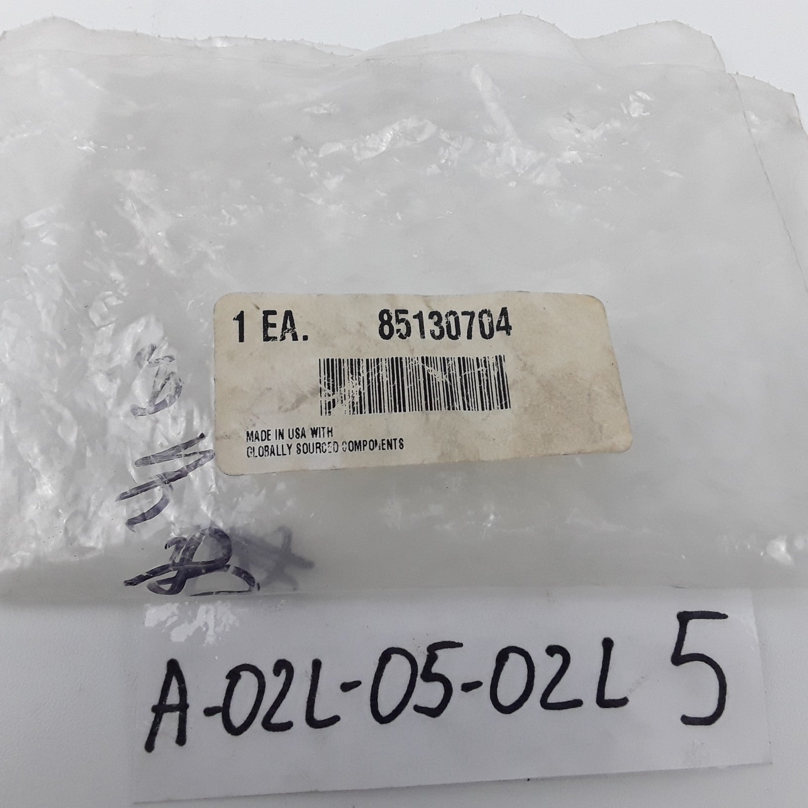 Multi Purpose Hardware Connector 85130704 For Mack & Volvo Heavy Duty Trucks