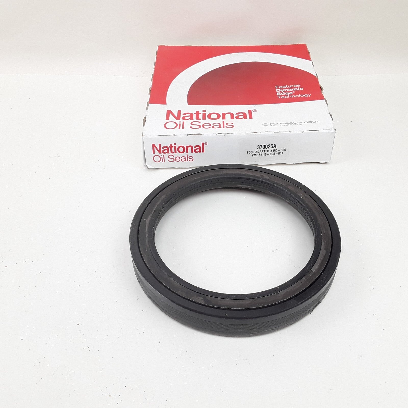 National Car Truck Dynamic Edge Red 37 Series Oil Bath Wheel Seal Width 0.875 IN