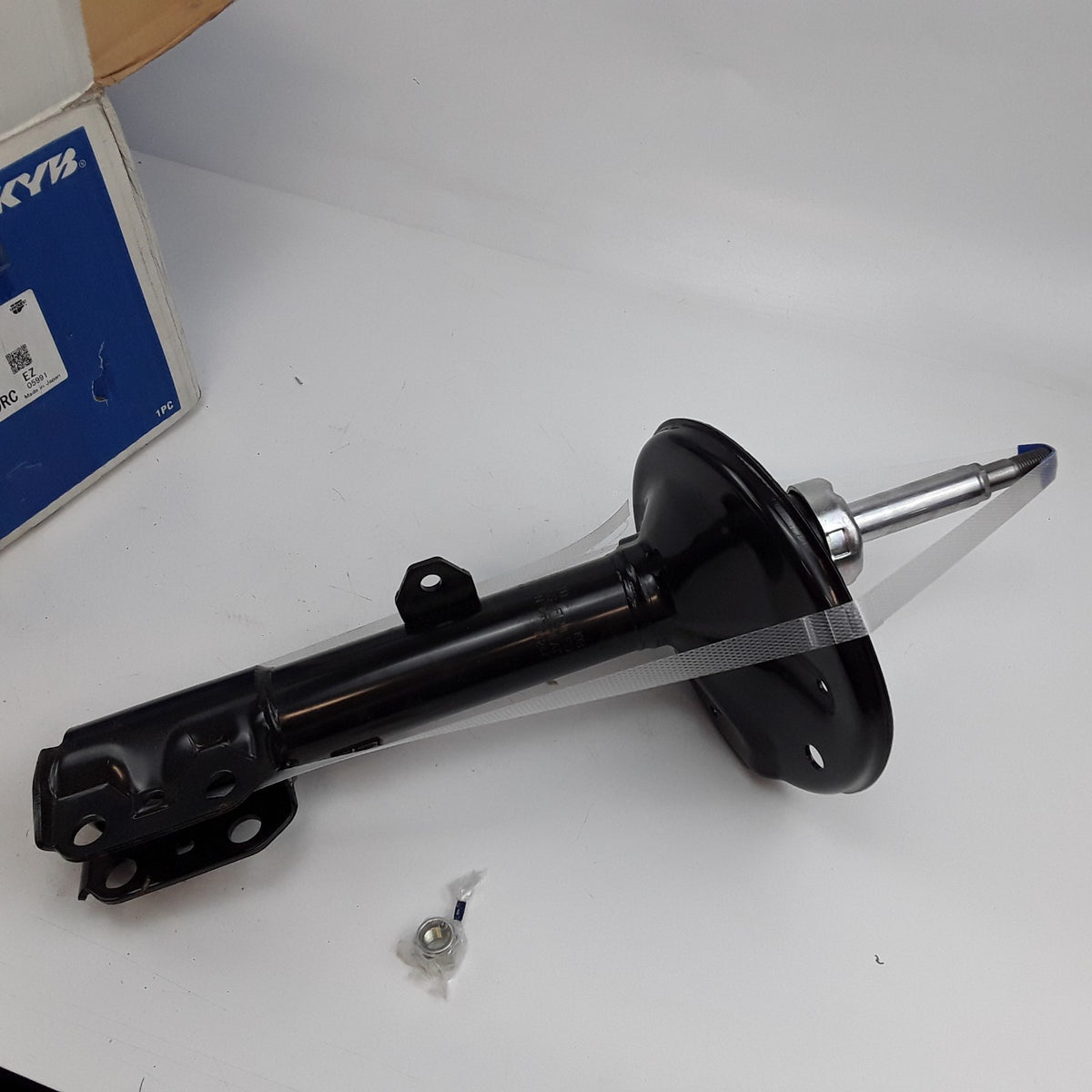 KYB 335040 Front Right Suspension Strut For Toyota RAV4 2001 2002 2003 2004 2005