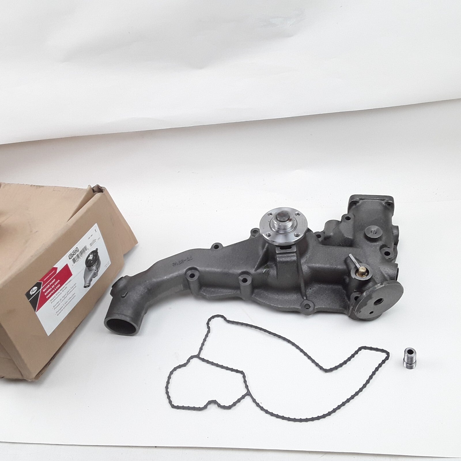 Heavy-Duty Engine Water Pump Fits IC Corporation International (1996-2004 2008)