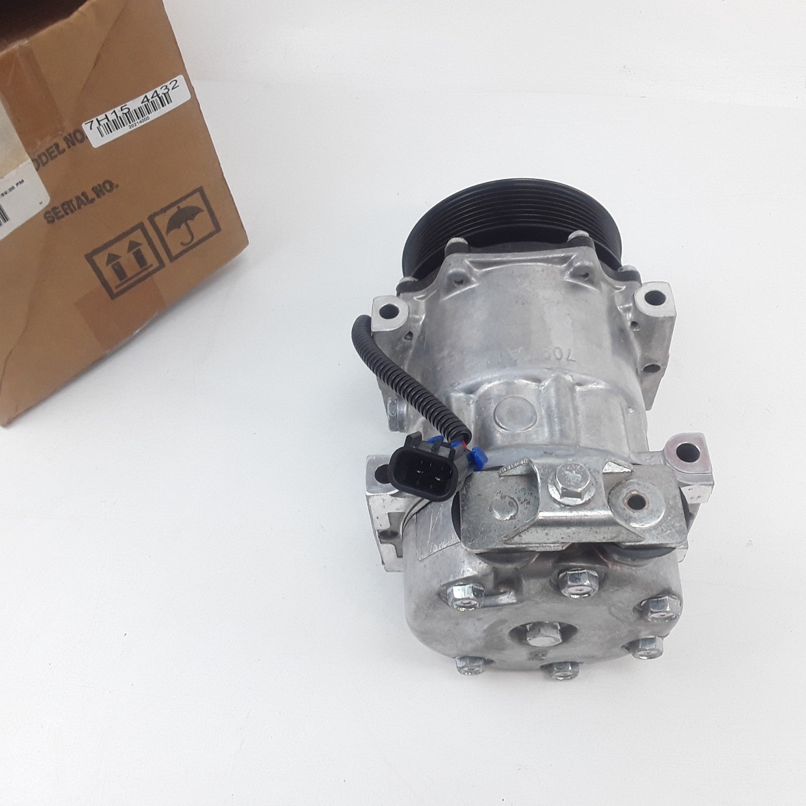 Red Dot 75R89582Q A/C Compressor Assembly Heavy Duty Fits Kenworth T600A (2007)