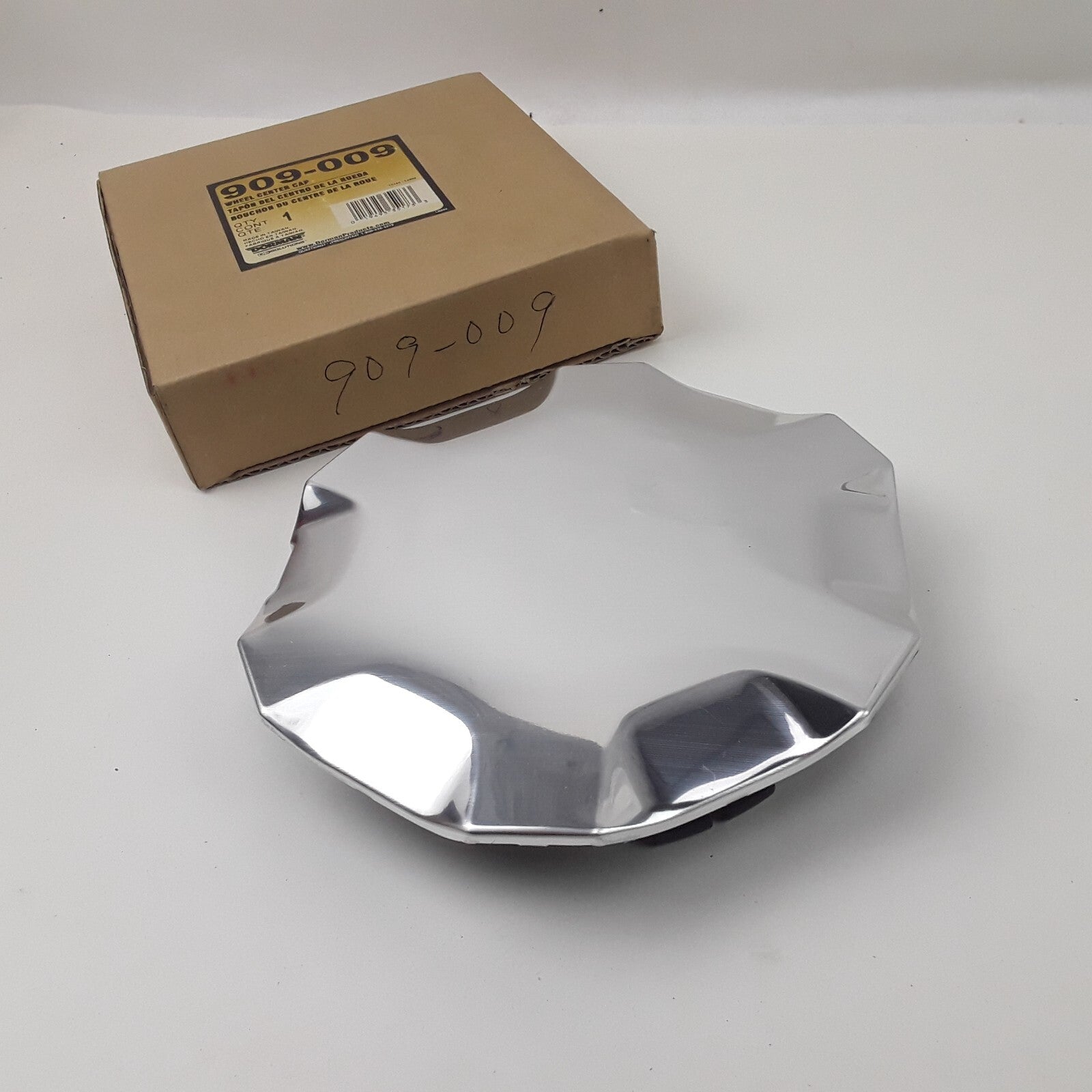 Dorman 909-009 Wheel Cap Chrome Plastic Fits GMC Envoy (2007 2008 2009)