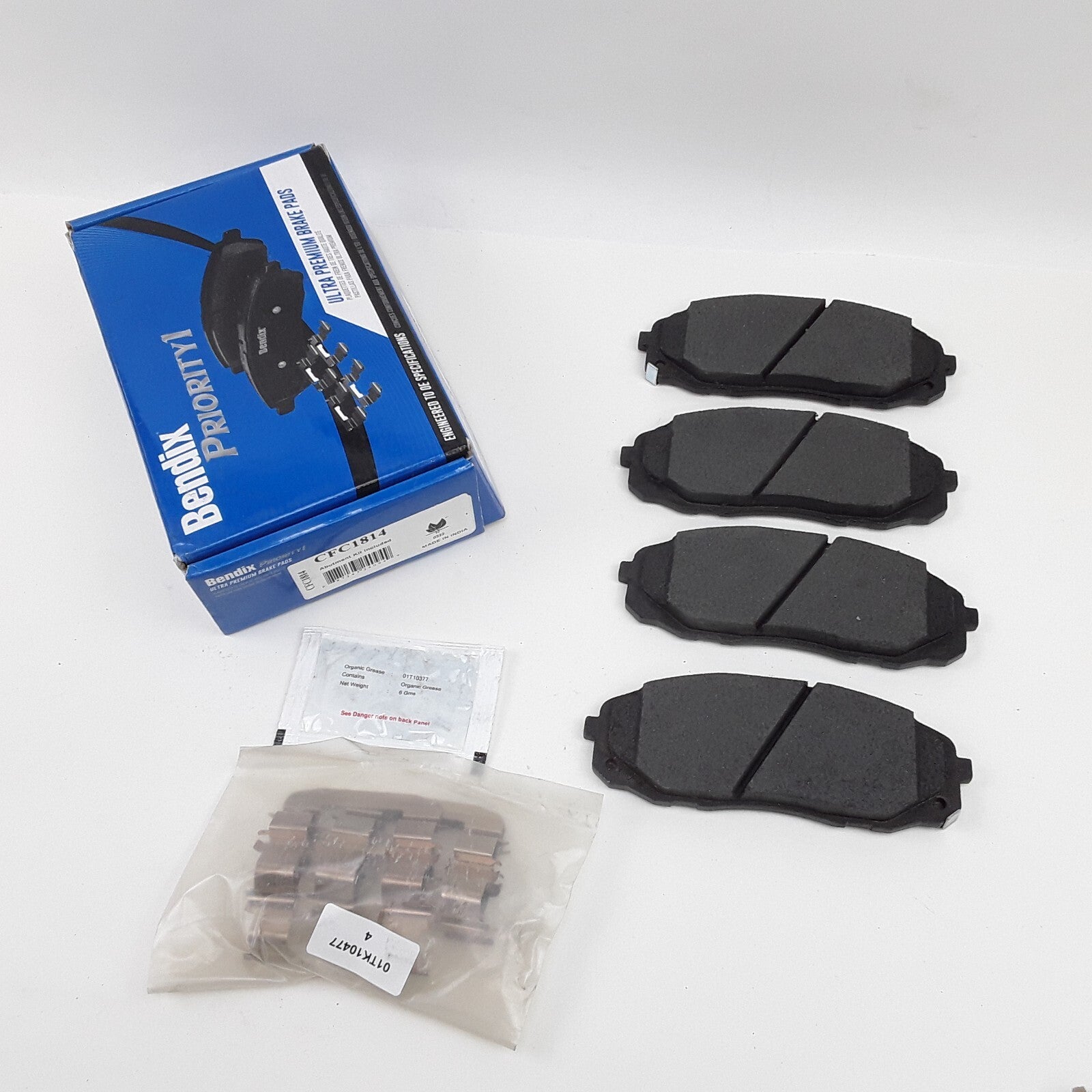 Front Ultra Premium Disc Brake Pad Set Ceramic Fits Kia Sedona 2015-2020