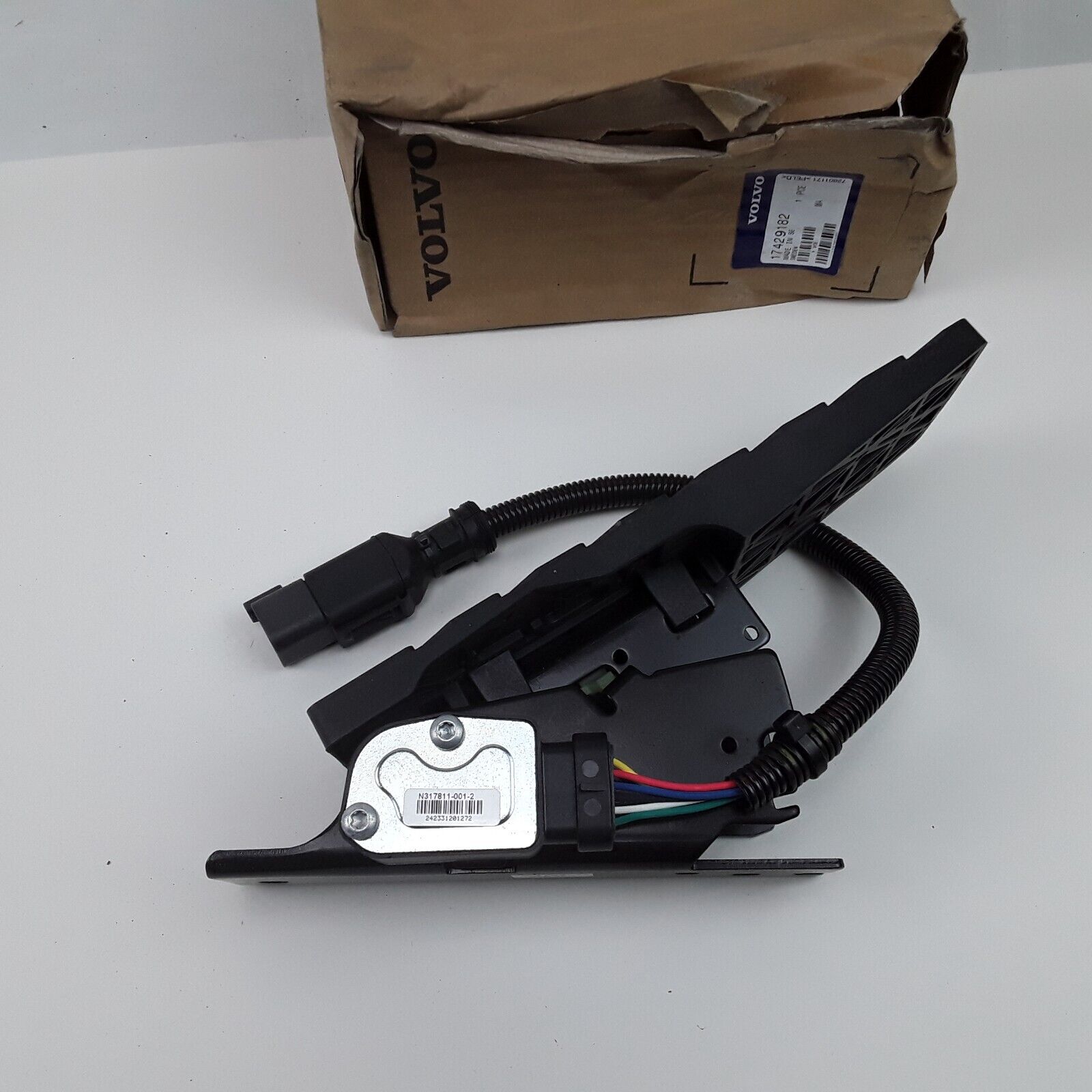 Accelerator Pedal OEM Volvo 17429182 Fits L250G L110G L150G L90G L180G L70G