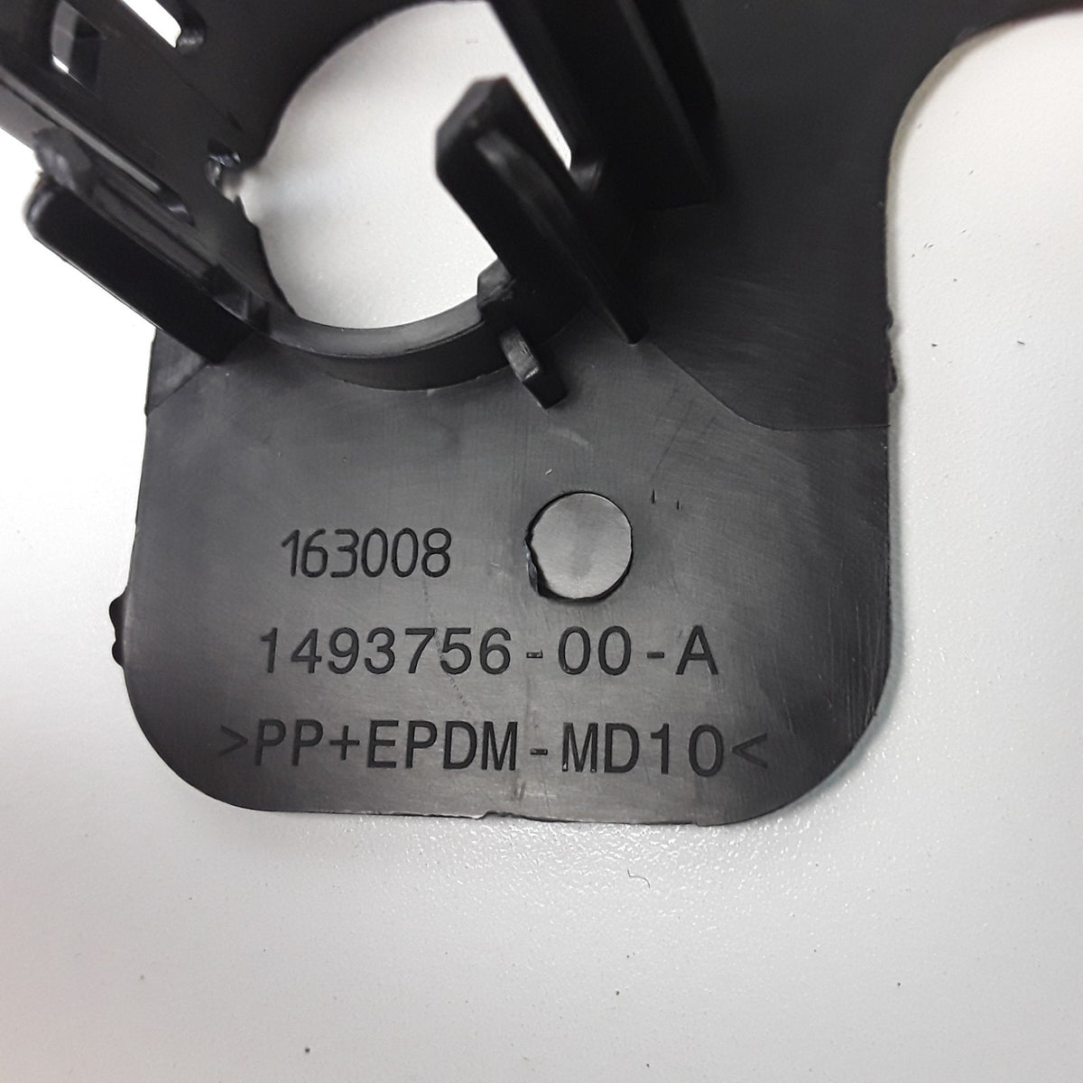 Front Fascia Parking Sensor Bracket S4 For Tesla Model Y 1493756-00-A