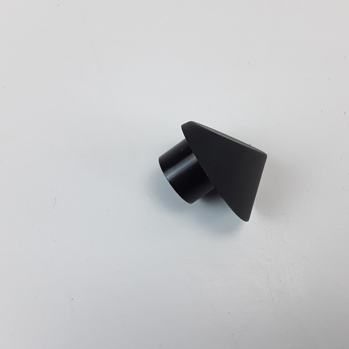1507940-00-C Left Hand Liftgate Chuck Block For Tesla Model Y Genuine OEM New