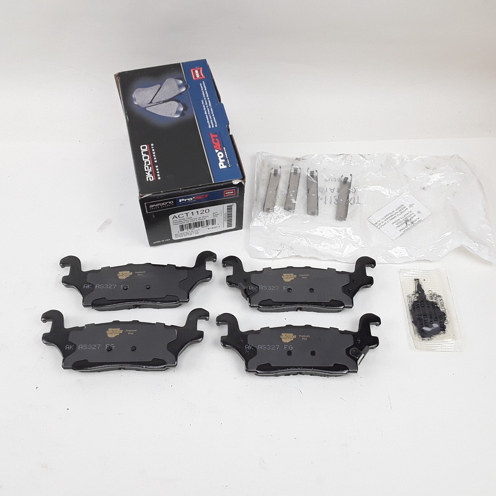 Akebono ACT1120 Rear Disc Brake Pad Set Fits Hummer H3T H3 2006 2007 2008-2010