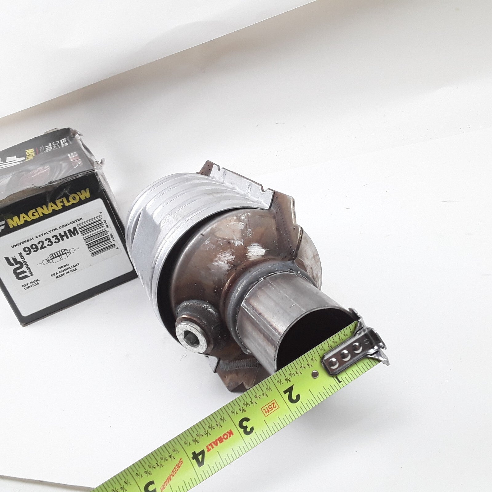 Magnaflow Universal Catalytic Converter Fits Plymouth Prowler (1997 1999-2001)