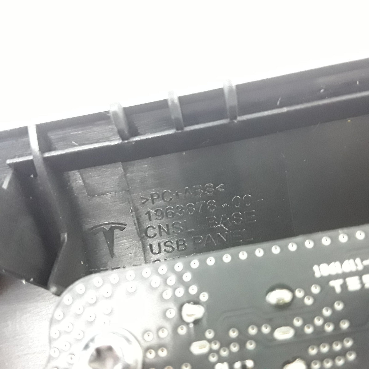 Center Console Dual USB-C Panel Assembly For Tesla 3 1861611-00-C