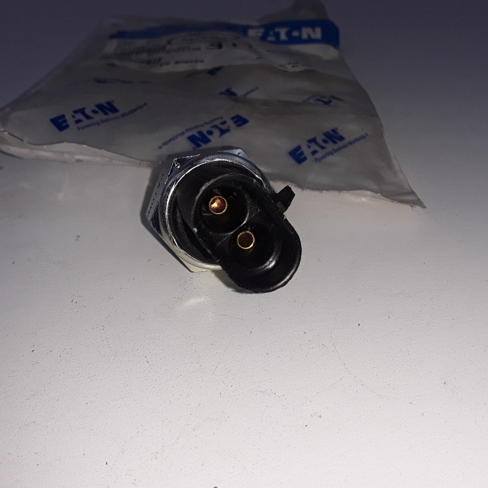 Eaton 3970480 Transmission Reverse Switch Assembly For Heavy Duty Trucks