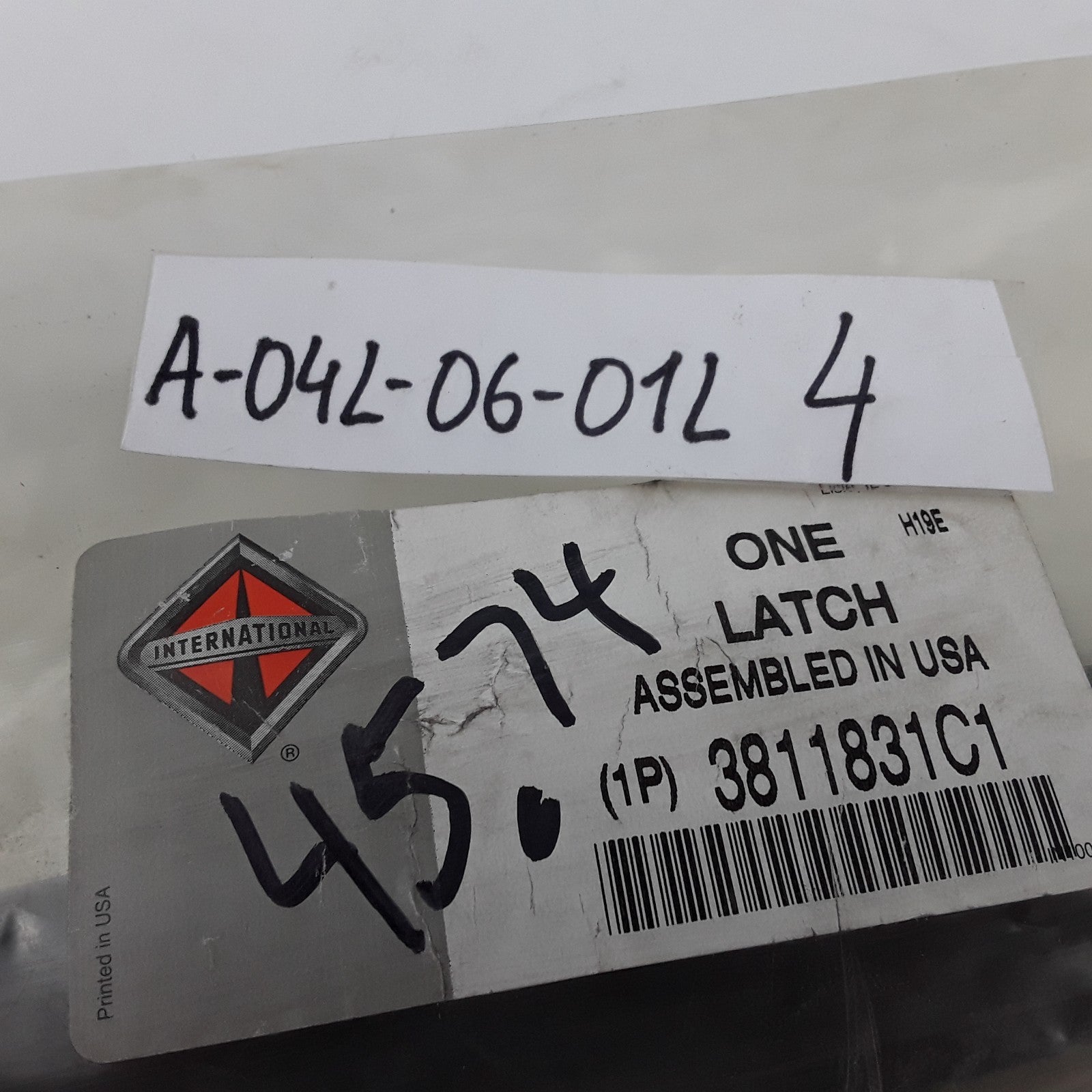 OEM International 3811831C1 Engine Access Door Latch Assembly For Navistar Truck
