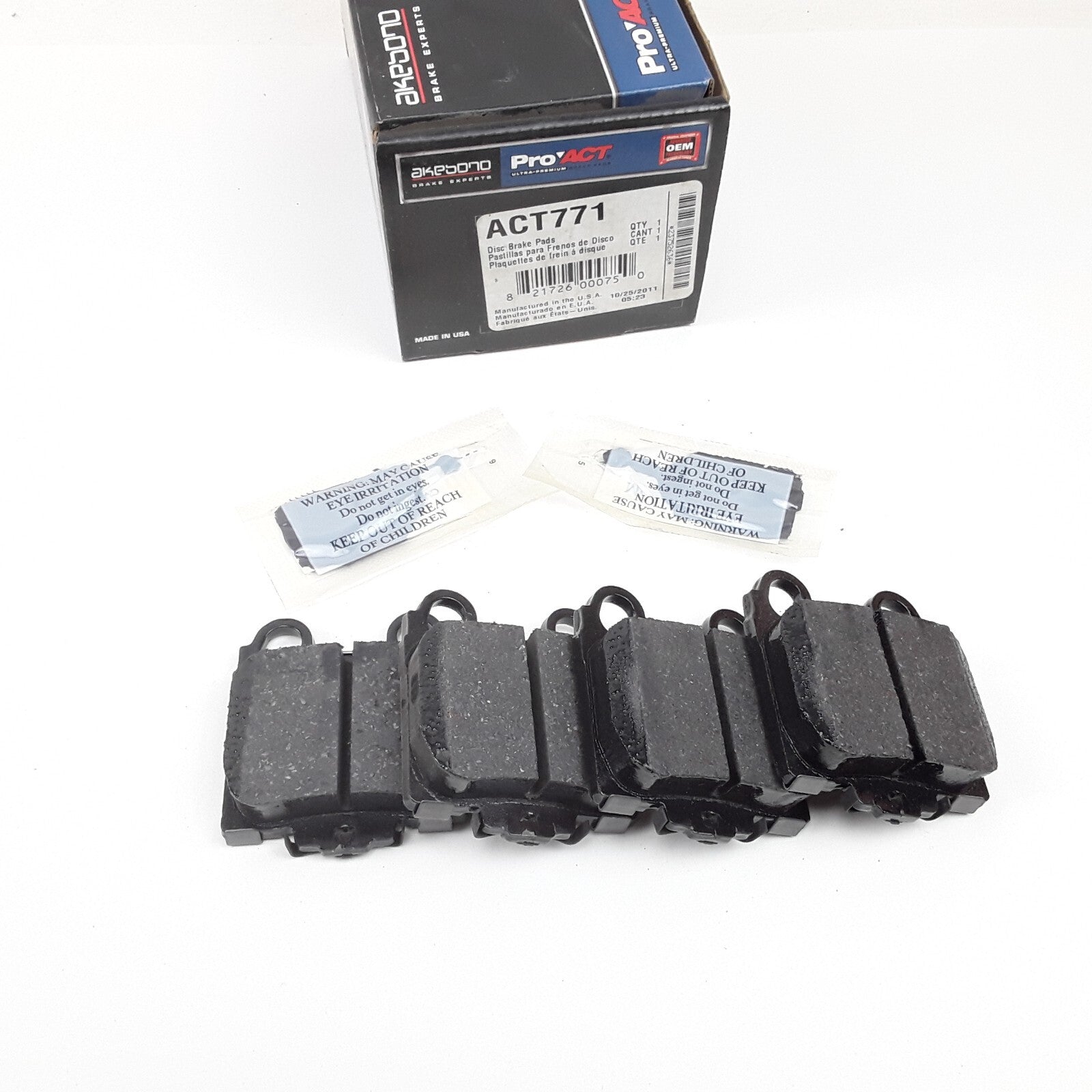 Akebono Rear Disc Brake Pad Fits Lexus SC430 IS300 GS430 GS400 GS300 1998-2010