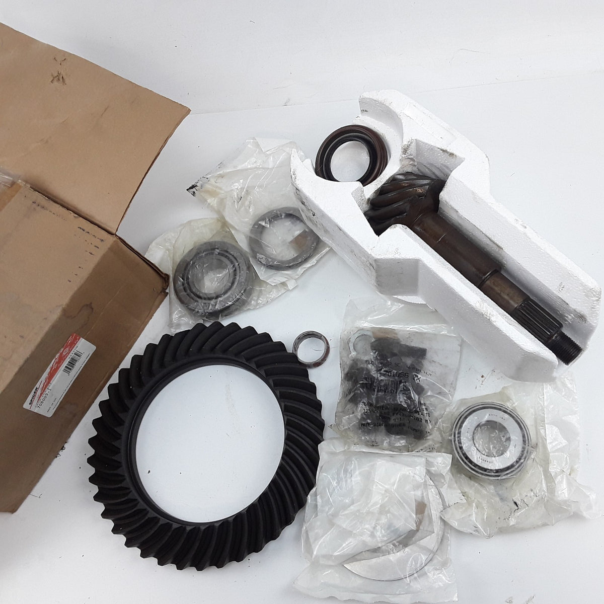 Differential Ring and Pinion Kit Fits Dodge Ram 3500 2500 B3500 (1995-2002)