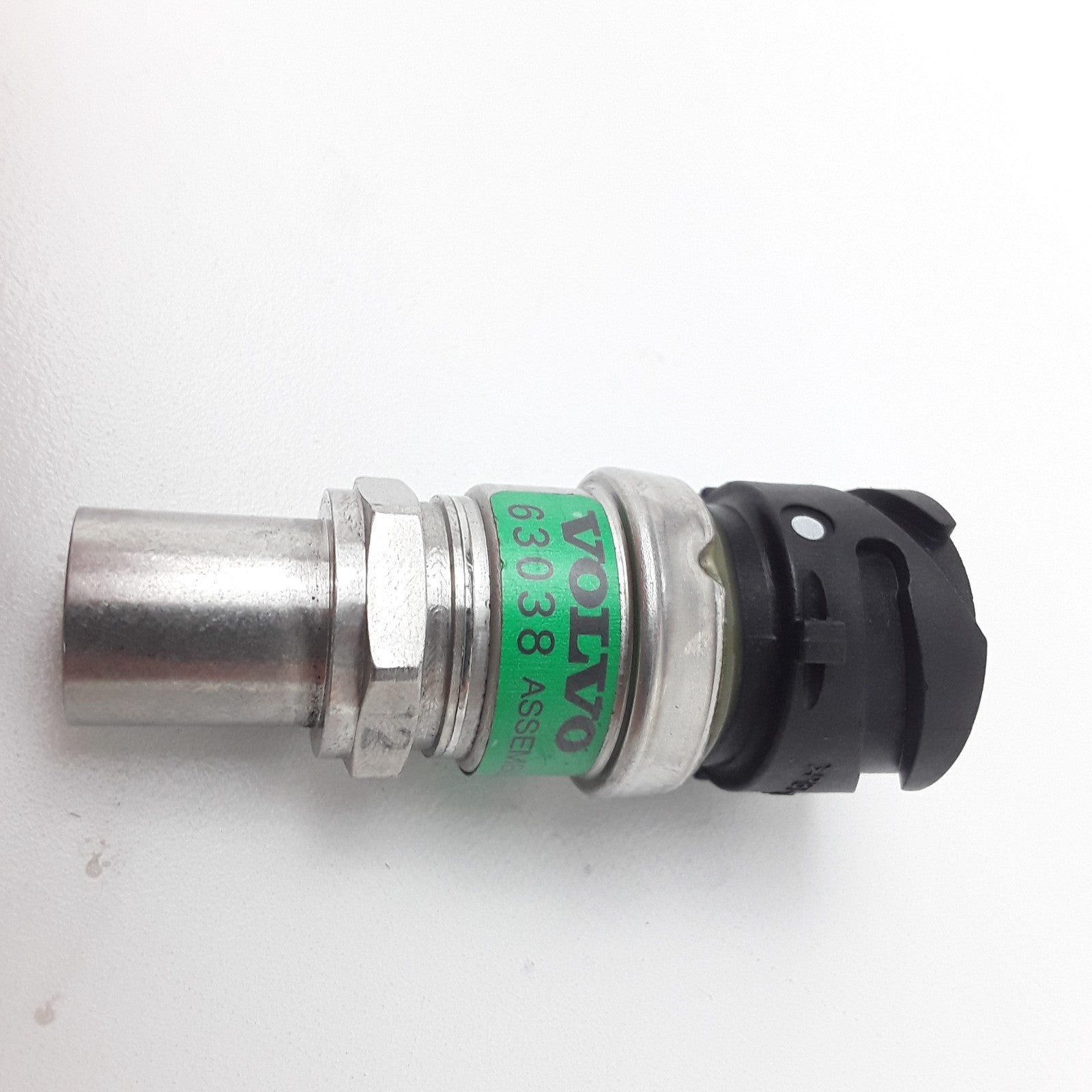 A/C Refridgerant Pressure Sensor Fits 21819082 Volvo VNL 15.0L-L6 2004-2017