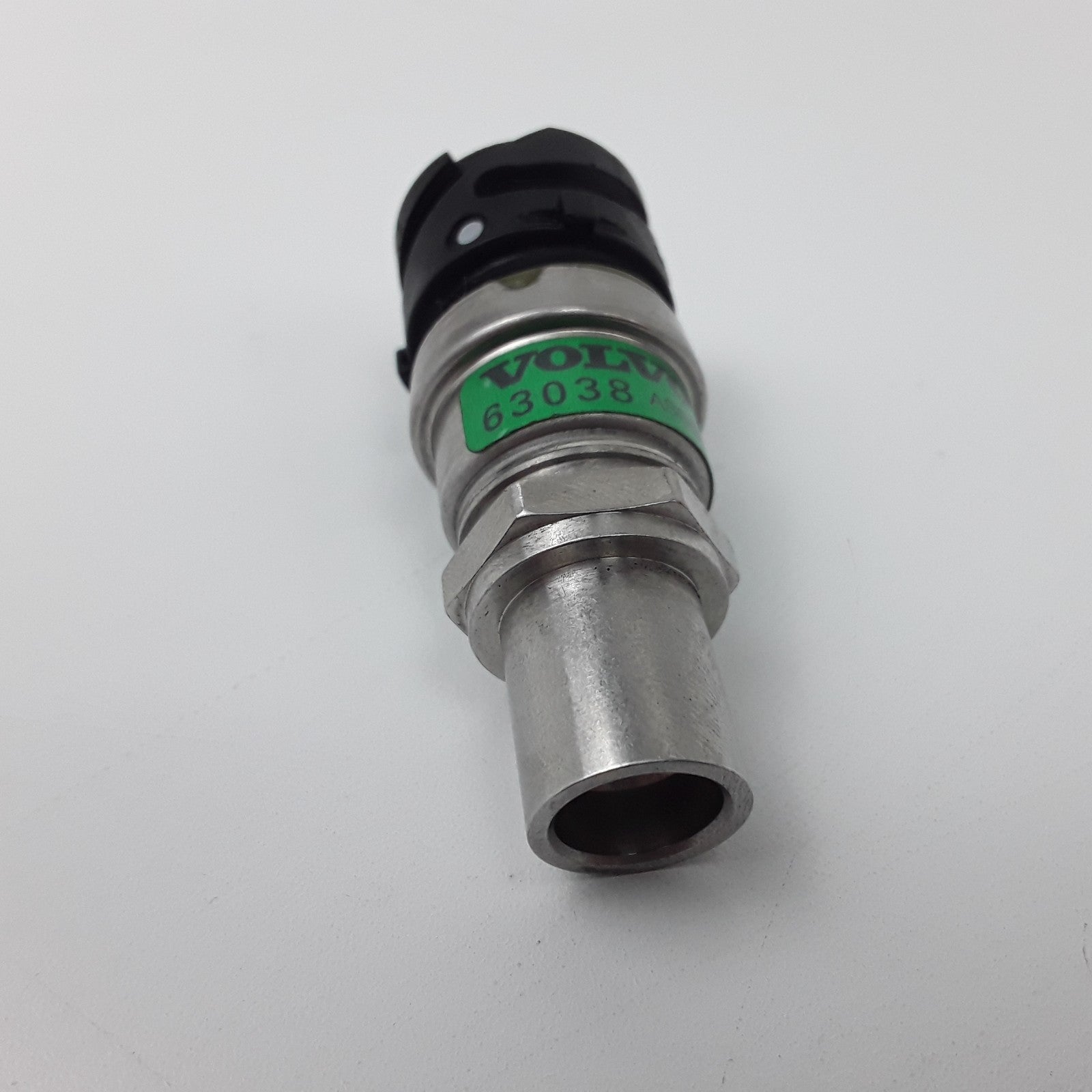 A/C Refridgerant Pressure Sensor Fits 21819082 Volvo VNL 15.0L-L6 2004-2017
