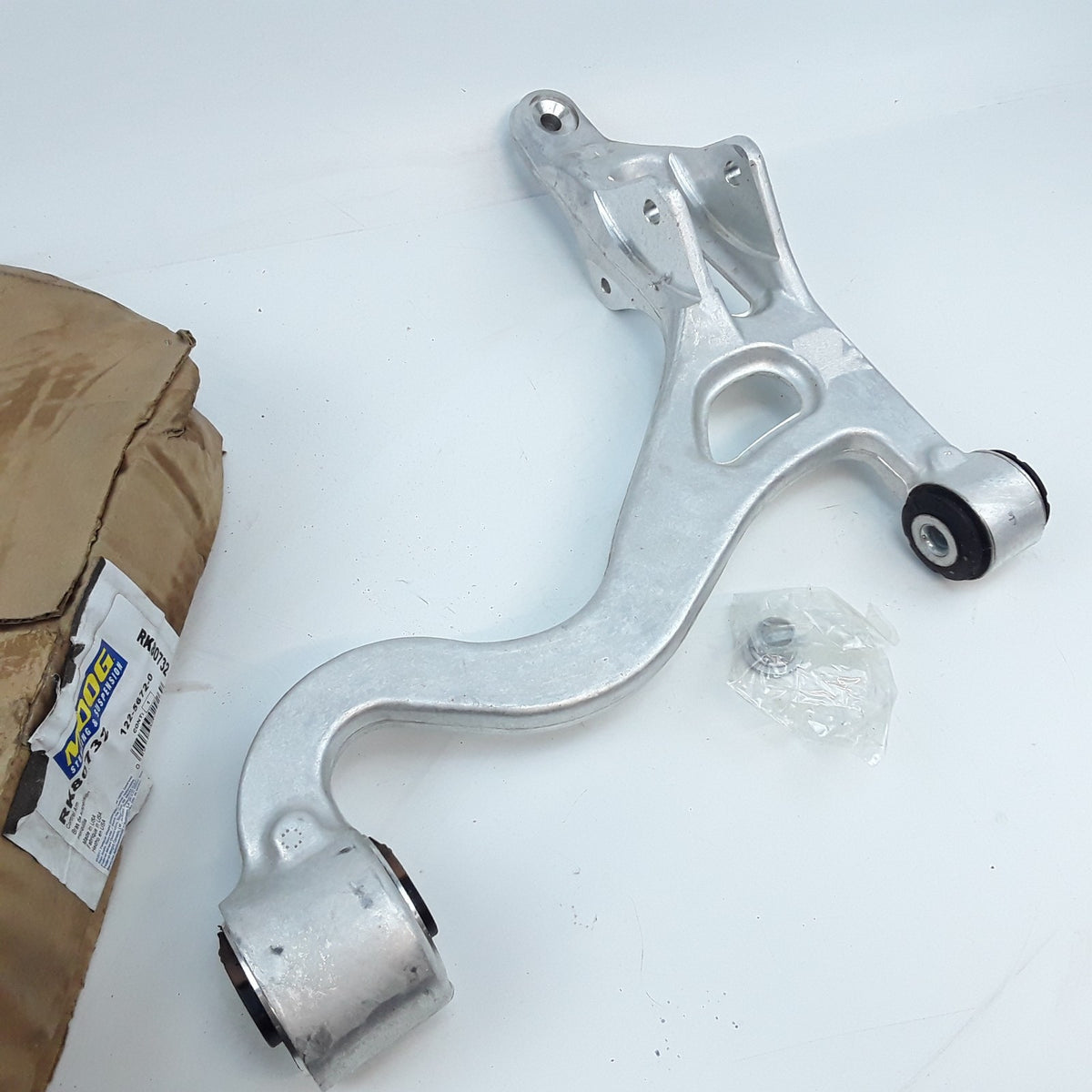 MOOG RK80732 Front Right Lower Control Arm Fits Lincoln LS (2000 2001 2002)