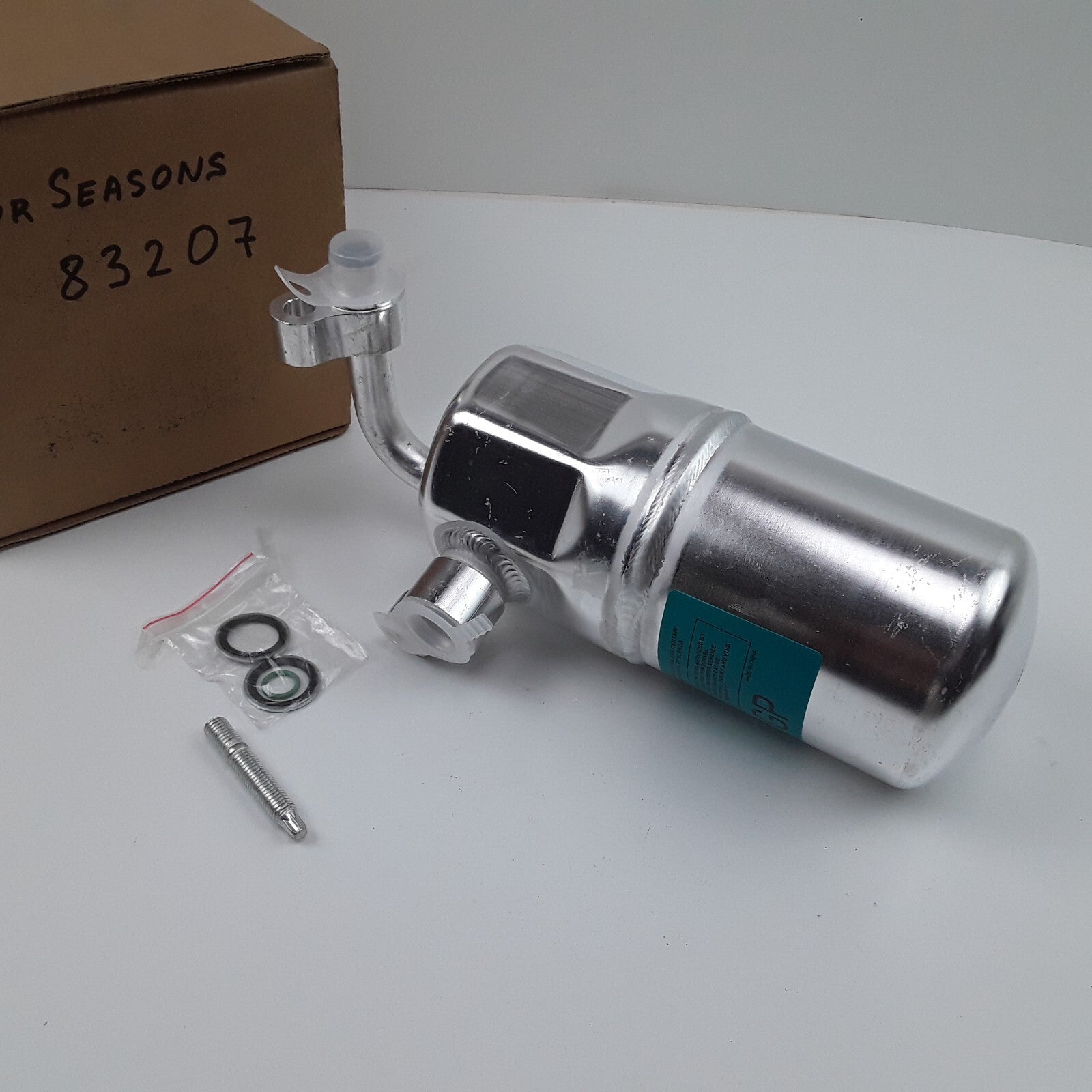 A/C Accumulator Fits Chevrolet C1500 Silverado 1500 GMC Sierra 3500 (1999-2007)