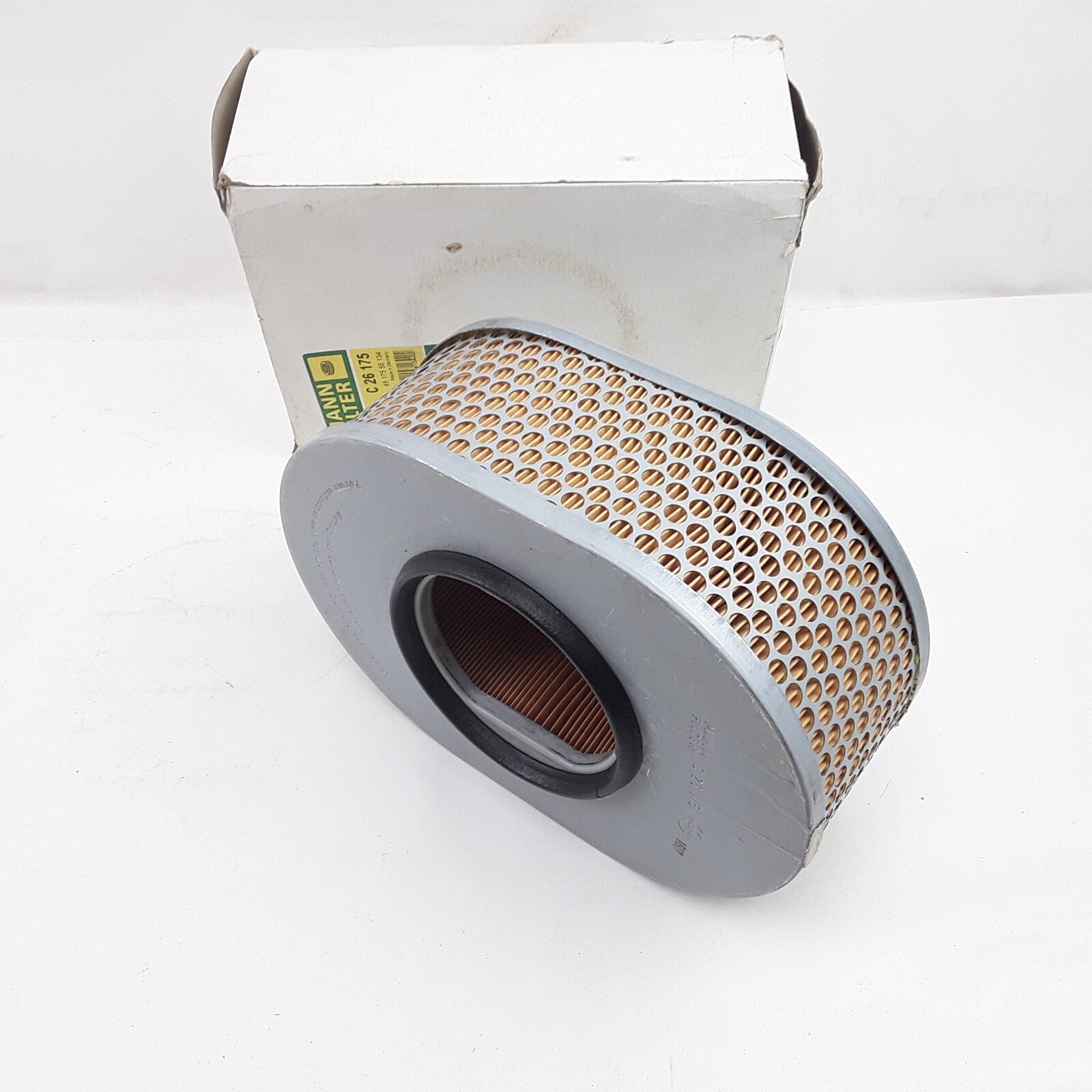 Mann-Filter C26175 Air Filter Fits Volkswagen Transporter Vanagon (1986-1991)