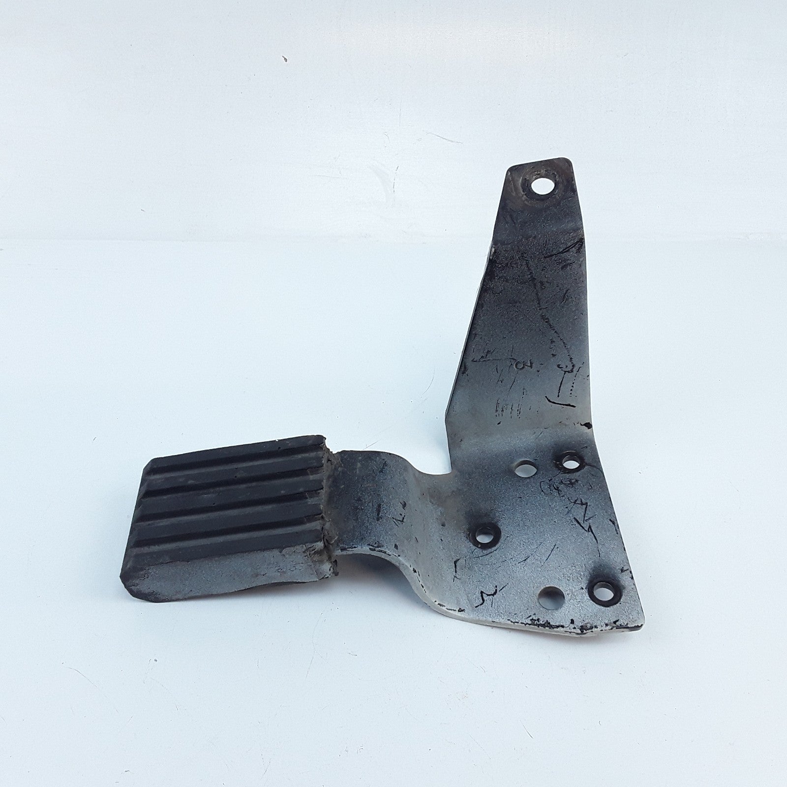MACK 20802362 Front Right Passenger Side Hood Rest Restraint Bracket