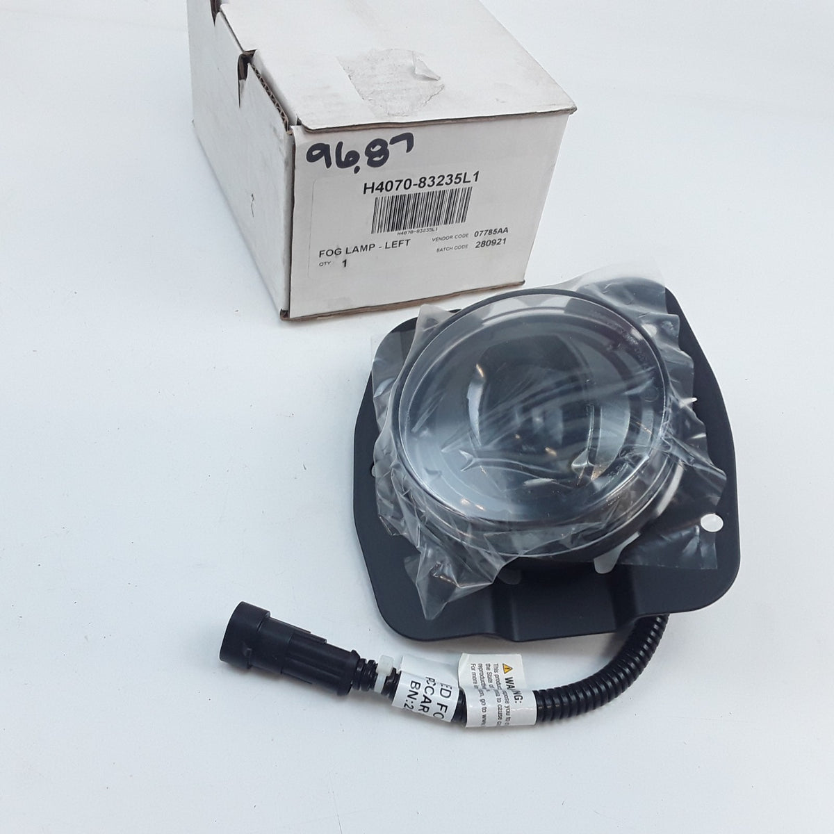 Kenworth H4070-83235L1 Left Fog Light Lamp Driver Side Fits Kenworth T680 11-21