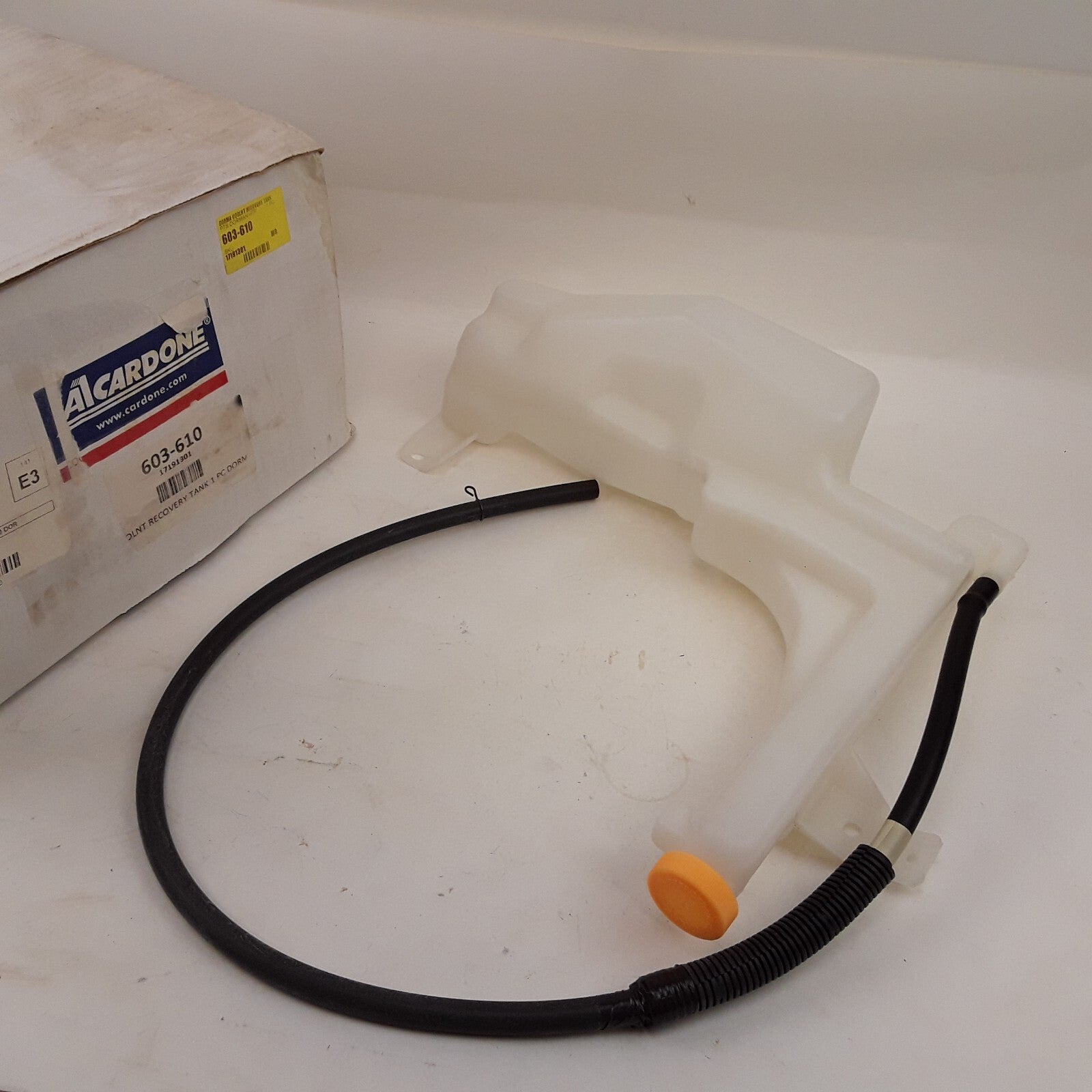 603-610 Front Engine Coolant Reservoir Fits Nissan Pathfinder (1999-2000)