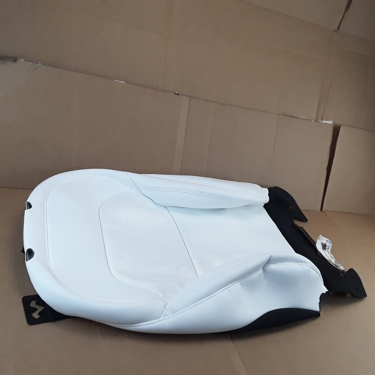 2048706-02-C LHD White Farside 1st Row Seatback Cover For Tesla Model Y 2025