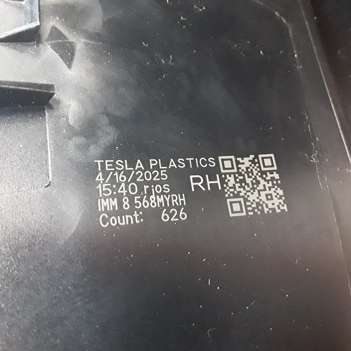 1963539-58-B Right Mirror Skull Cap Diamond Black For Tesla Model Y 2025 OEM New