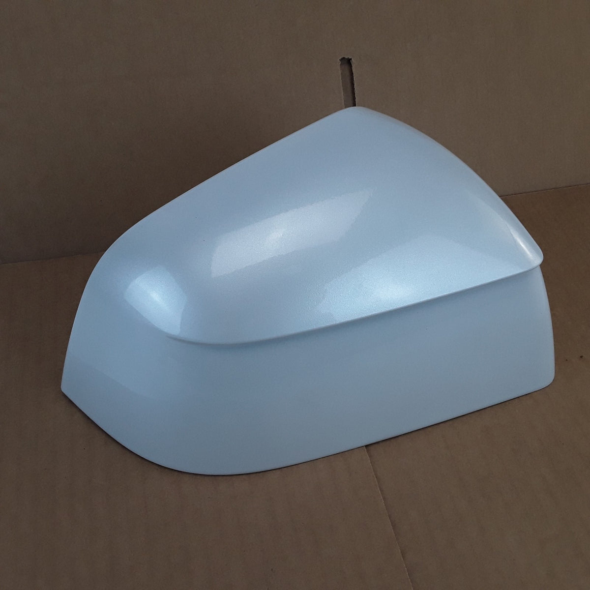 1963539-28-B Right Side Mirror Skull Cap Pearl White For Tesla Model Y 2025 OEM