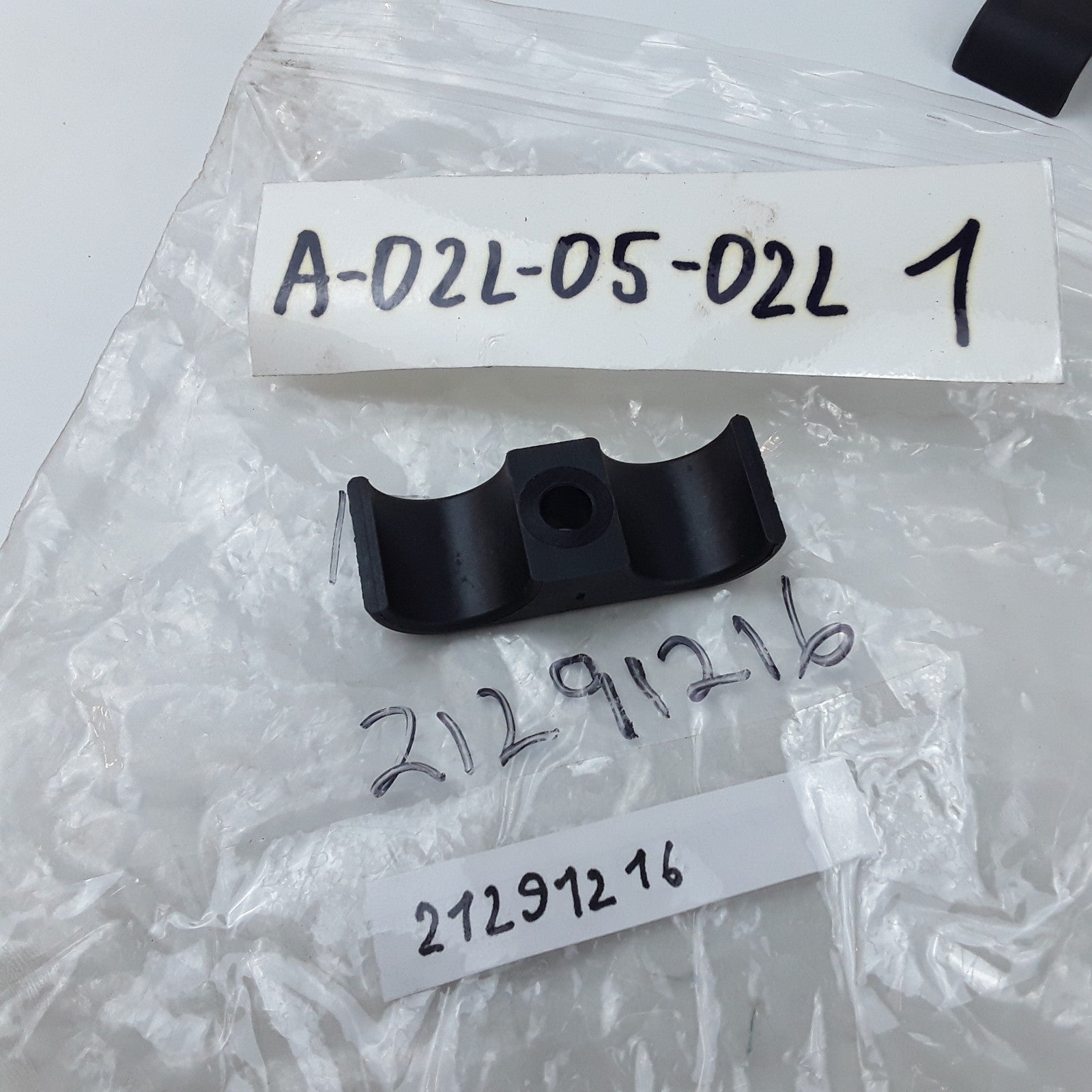 Volvo VO21291216 Fits Mack 21291216 Multi Purpose Hardware Connector
