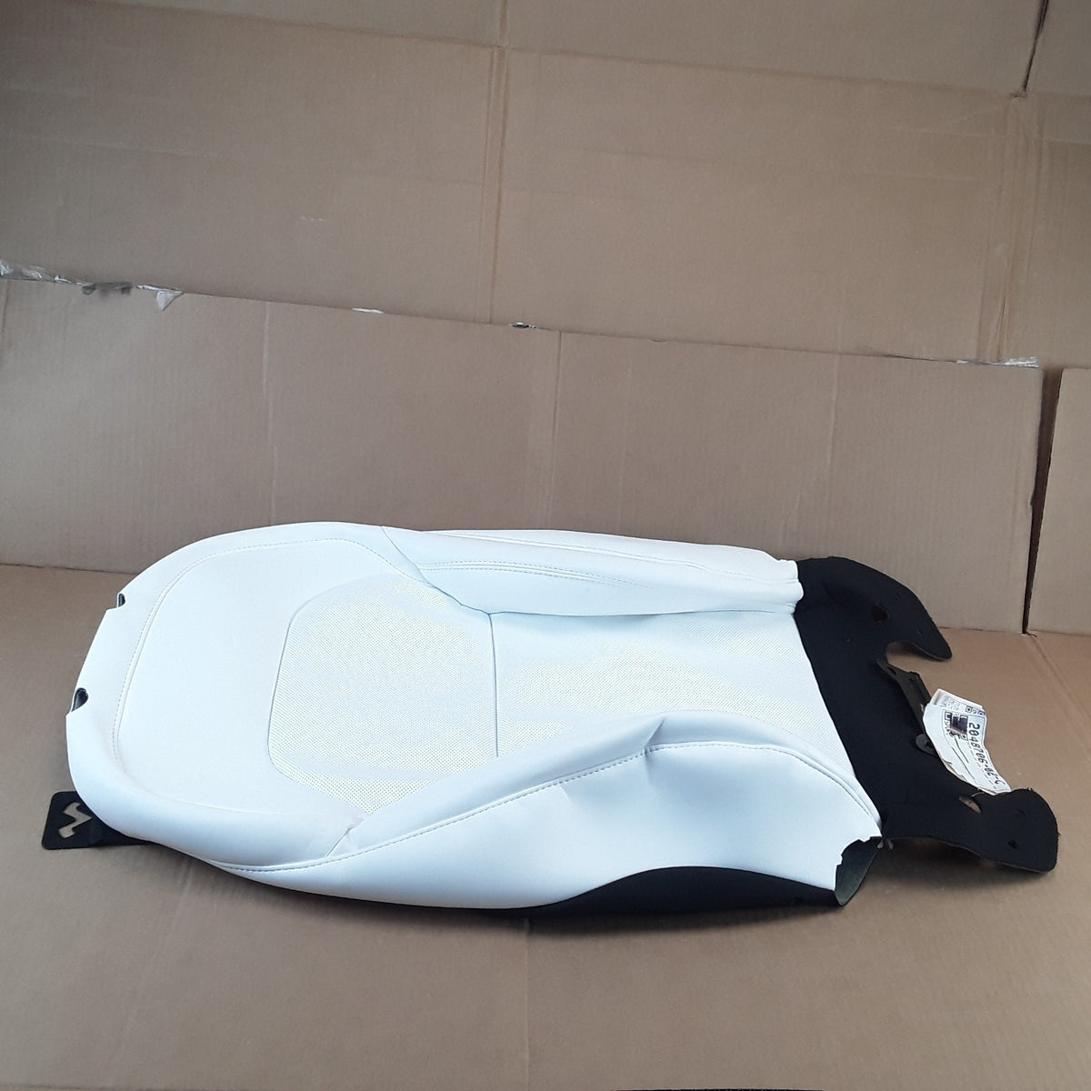 2048706-02-C LHD White Farside 1st Row Seatback Cover For Tesla Model Y 2025