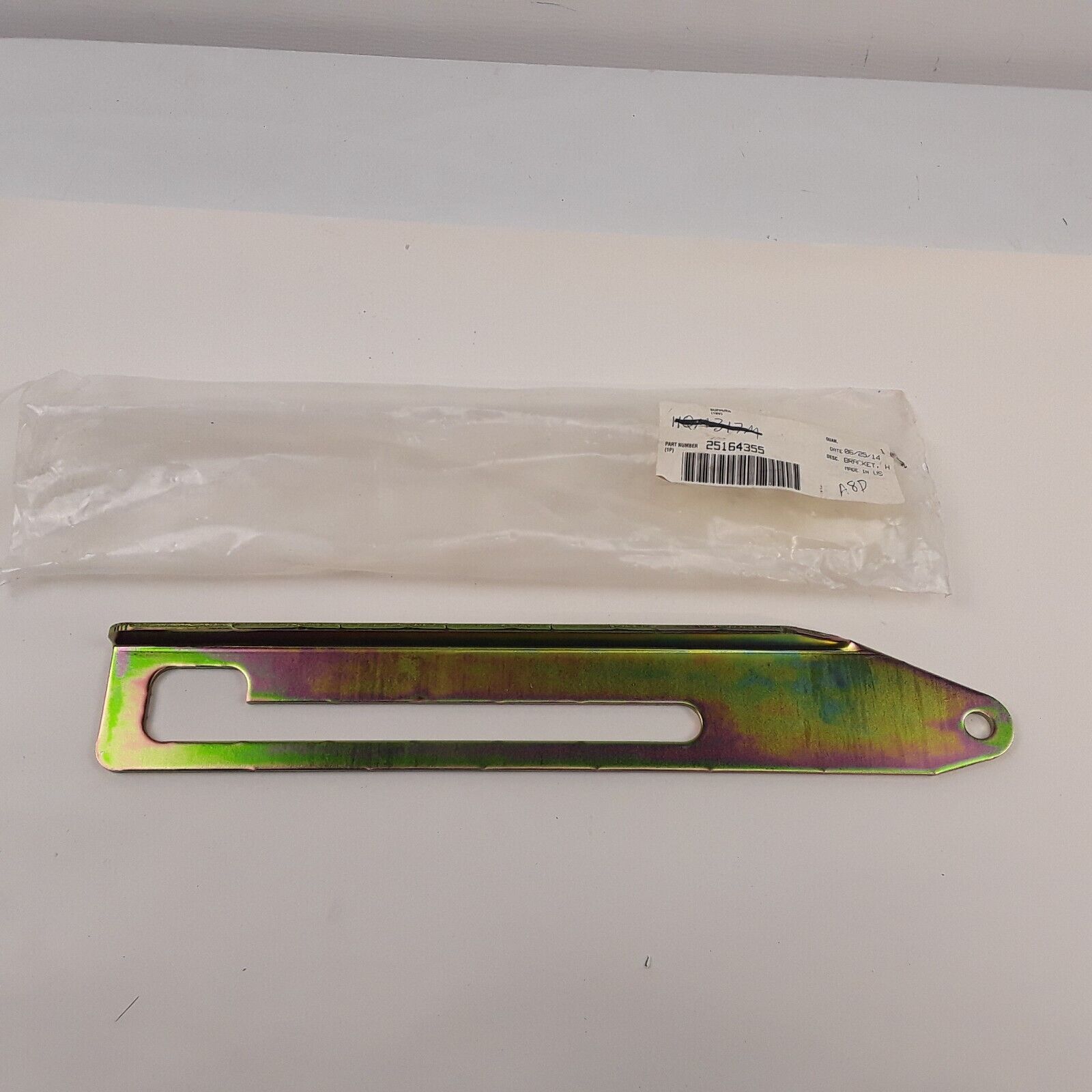 Mack 25164355, 11QM317M Brace Hoodlock Bracket Hood MACK CXN12 CXN613