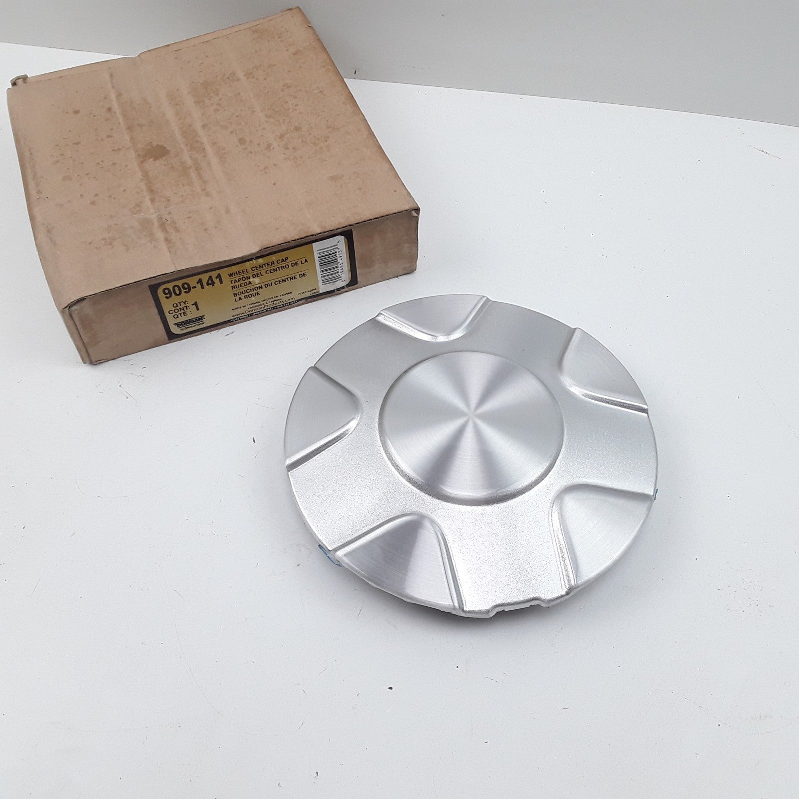 Dorman Wheel Center Cap Fits Chevrolet Trailblazer EXT Trailblazer (2002-2003)