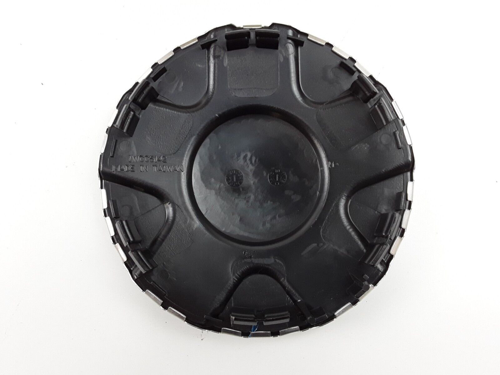 Silver Wheel Center Cap for 2002-2003 Chevrolet Trailblazer and Trailblazer EXT - HotCarParts