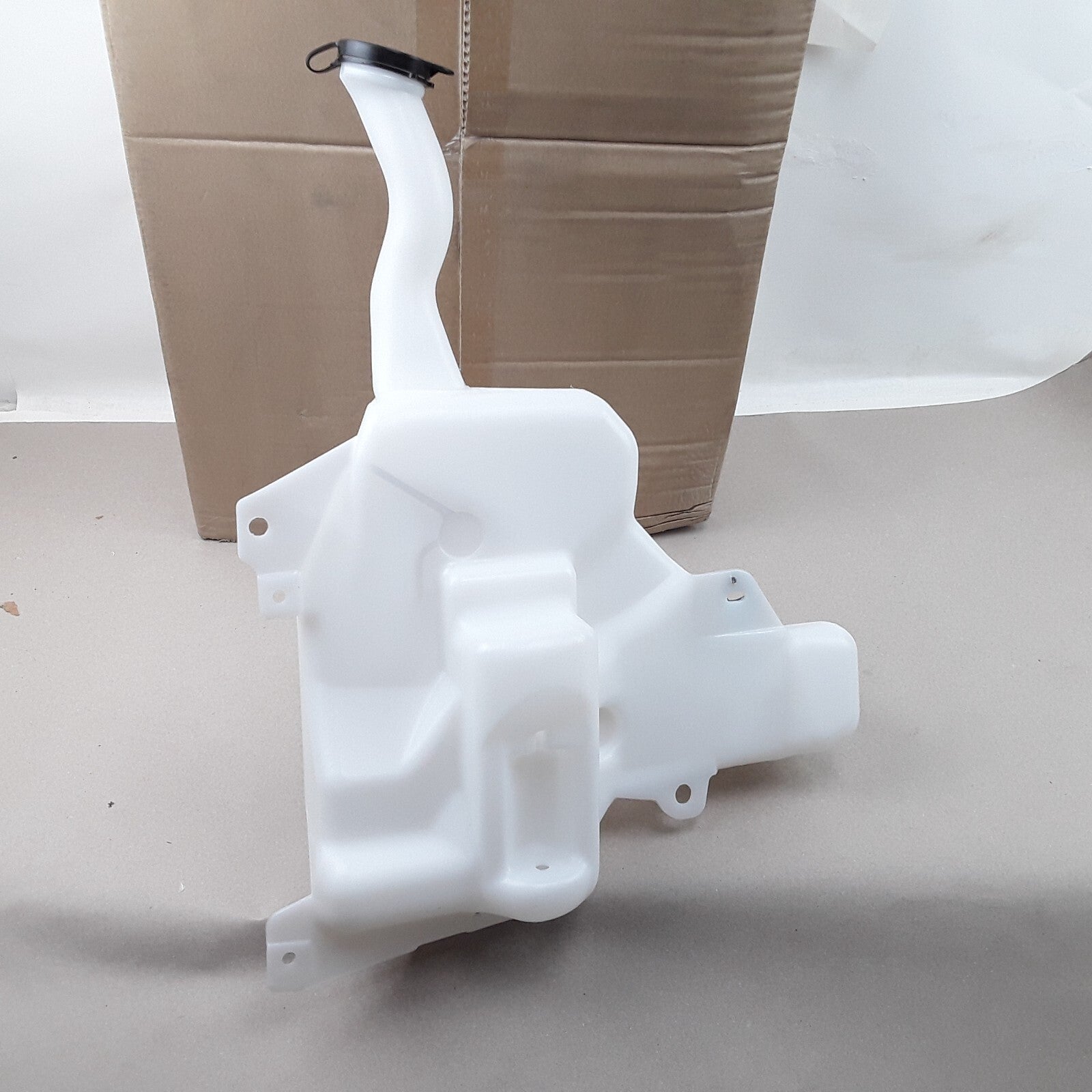 Front Washer Fluid Reservoir Fits Pontiac Sunfire Chevrolet Cavalier (1995-1999)