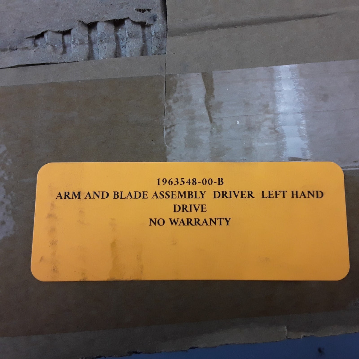 1963548-00-B Driver LHD Wiper Arm Blade For Tesla Model Y 2025 Genuine OEM New
