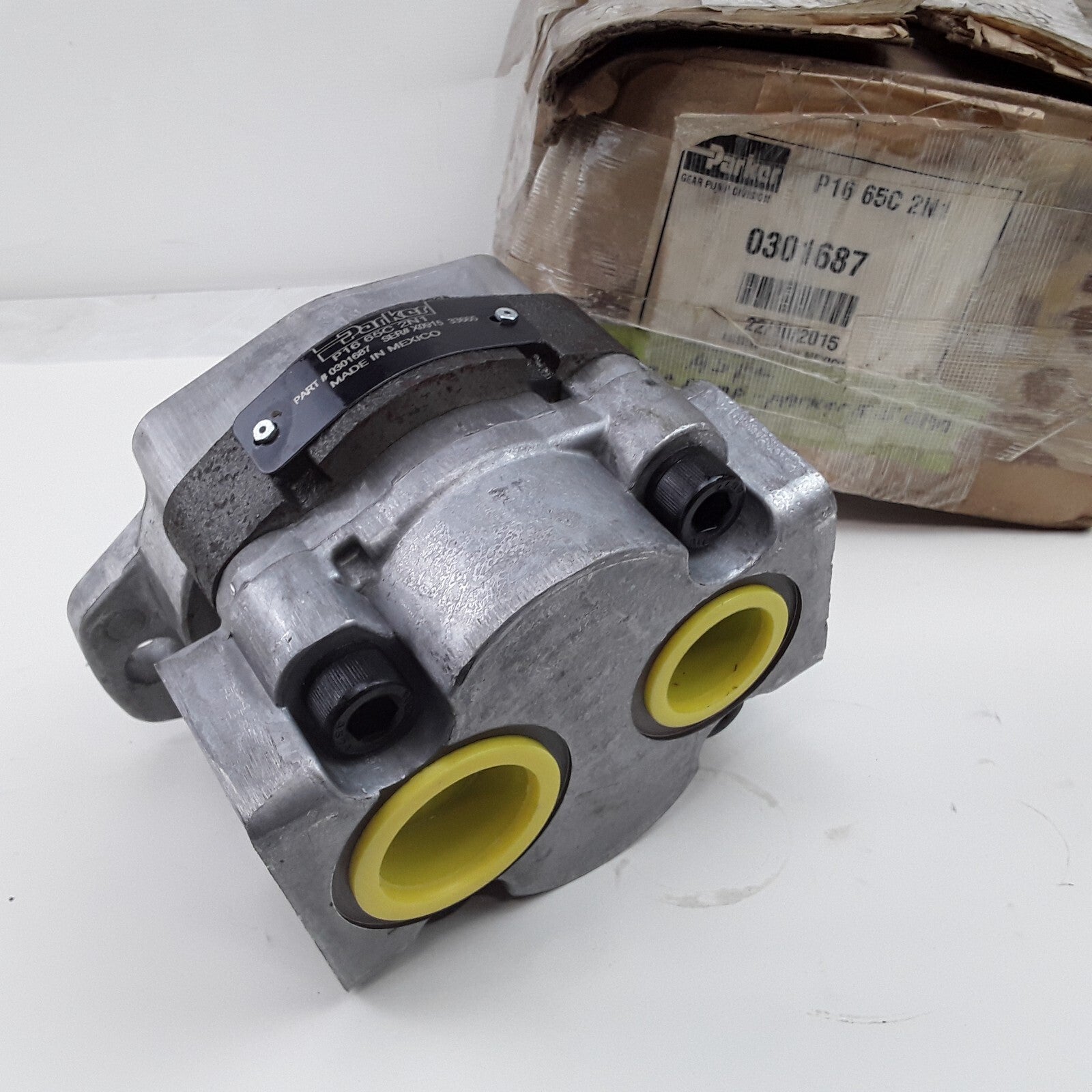 OEM NEW Parker P16 65C 2N1 Hydraulic Gear Pump Division 0301687 P16 Series