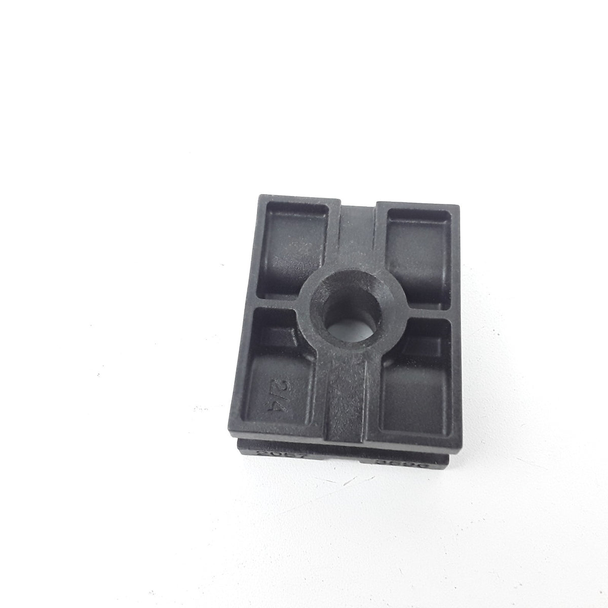 Chassis Fairing Lock Attachment For Volvo VNL 300 430 630 670 730 780 Series
