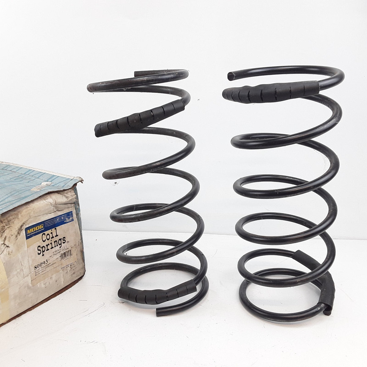Coil Spring Set Fits Ford Taurus Mercury Sable 96 97 98 99 00 01 02 03 04 05 06