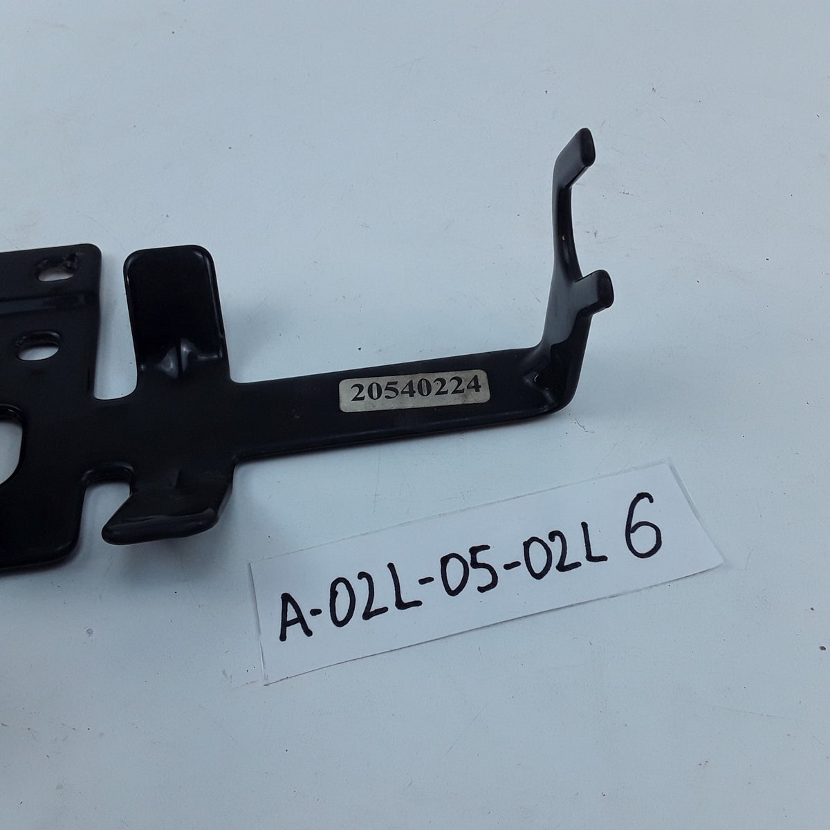 Fire Extinguisher Mounting Bracket 20540224 Heavy Duty Fits Volvo,Mack Truck