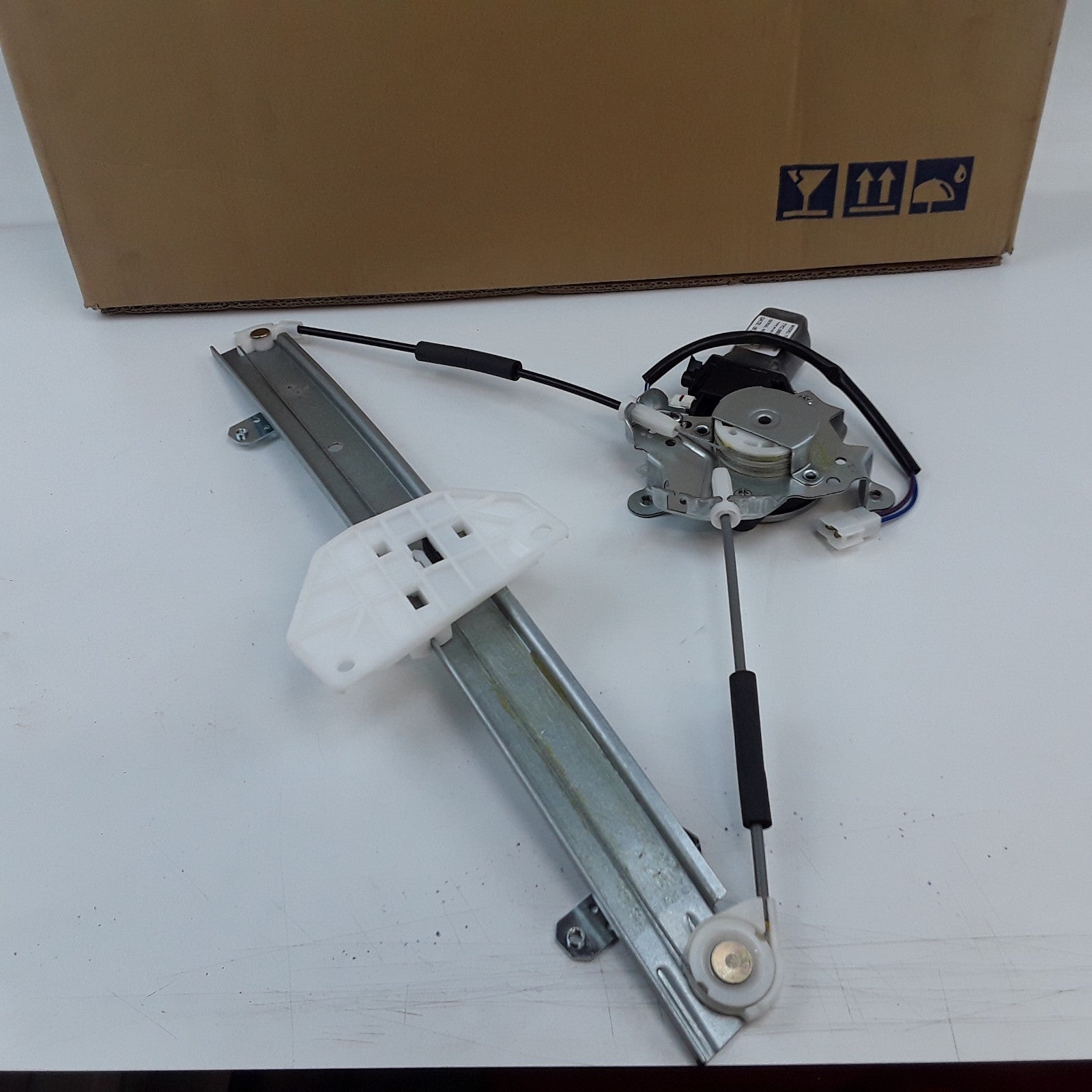 Front Left Power Window Regulator/Motor Fits Mitsubishi Mirage 1997-2000 2001