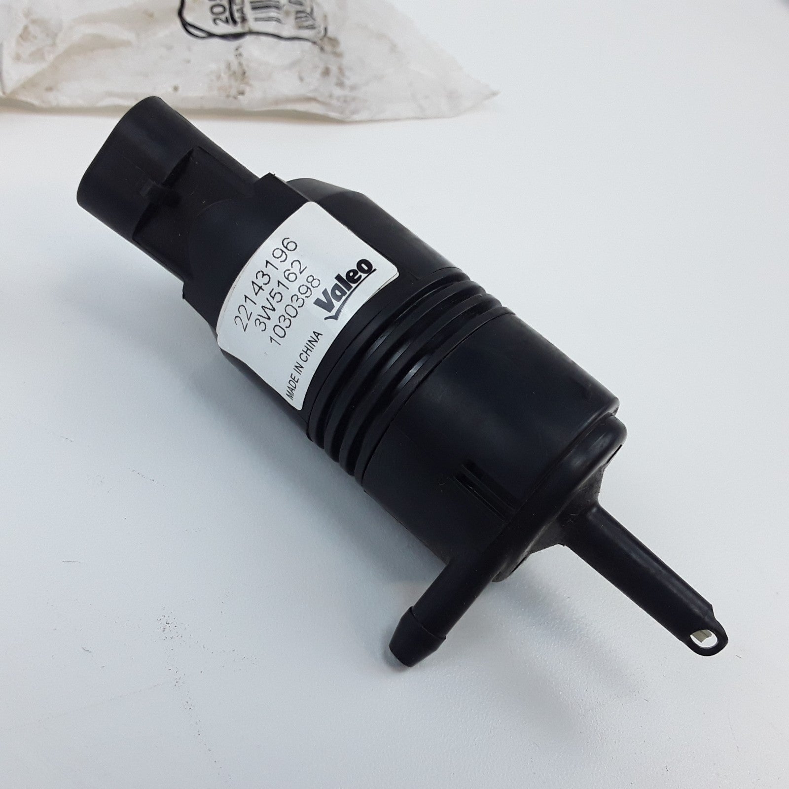 Genuine Volvo Windshield Washer Pump Fits VHD 2004 2005 2006 2007 2008 2009-2012