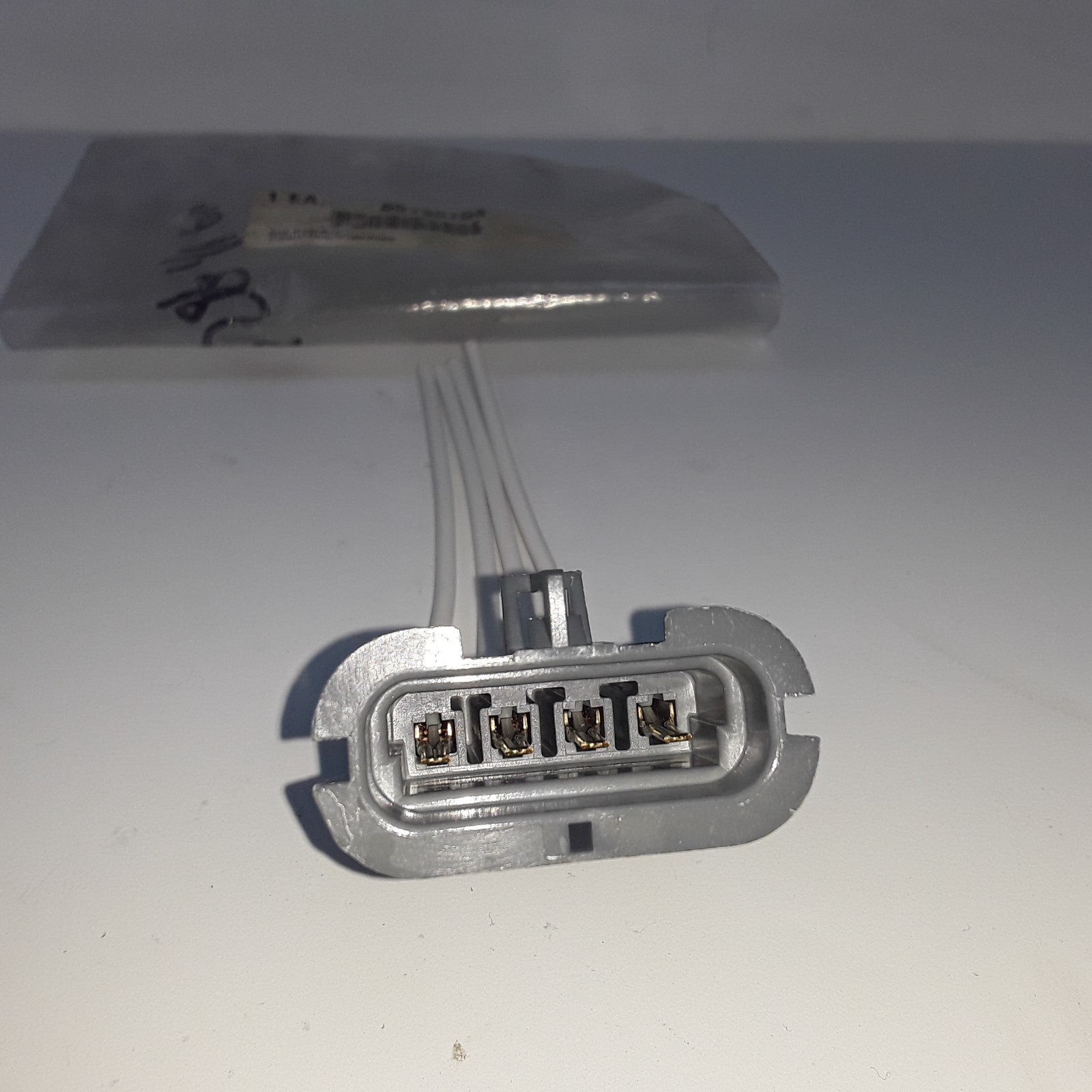 Multi Purpose Hardware Connector 85130704 For Mack & Volvo Heavy Duty Trucks