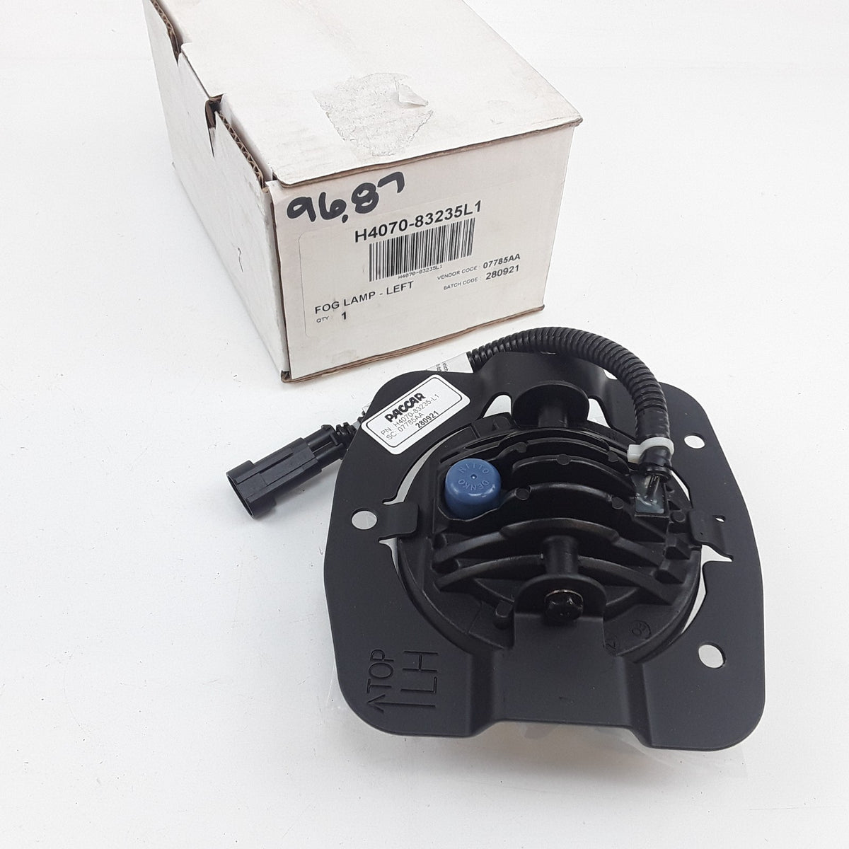 Kenworth H4070-83235L1 Left Fog Light Lamp Driver Side Fits Kenworth T680 11-21