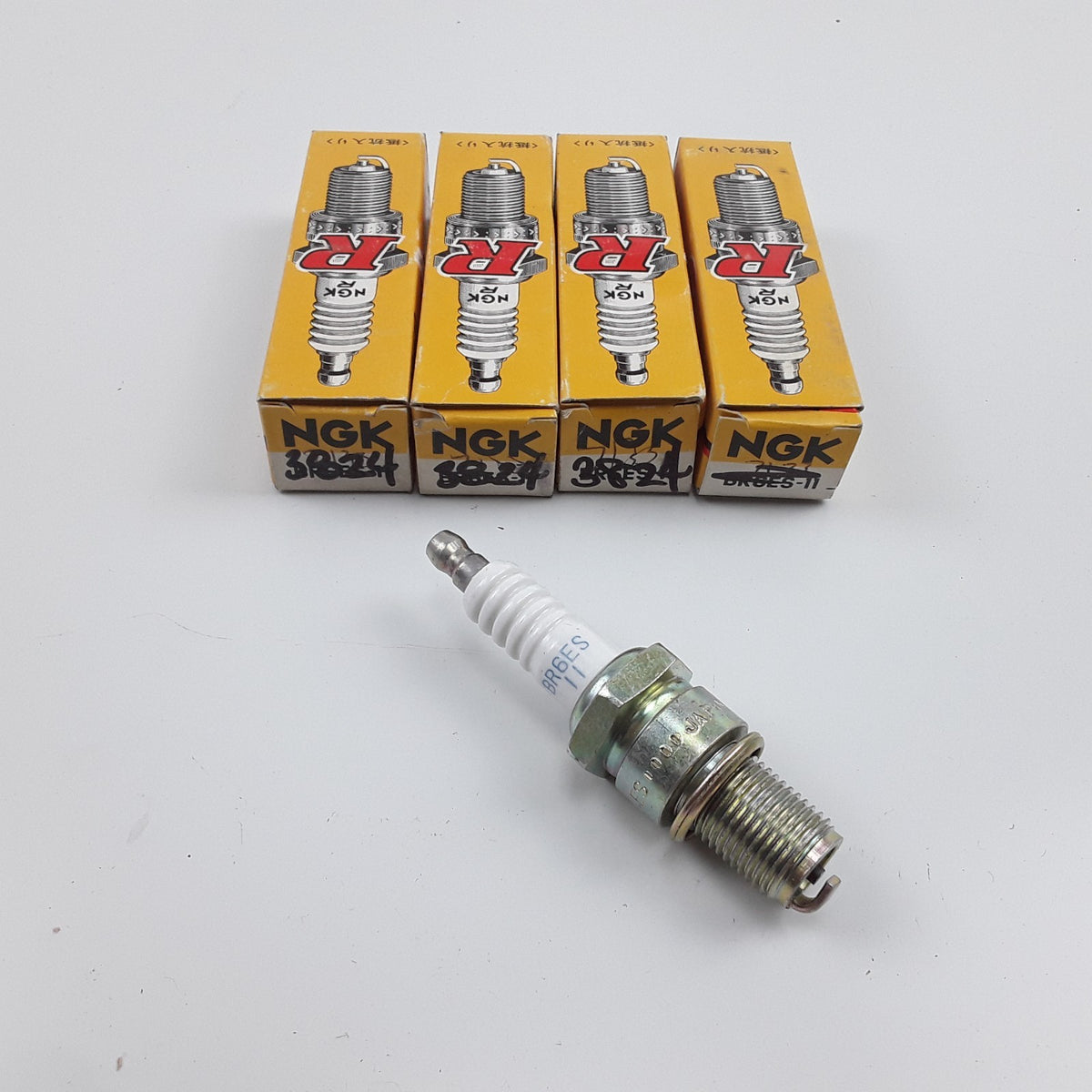4-Pieces NGK 3824 Copper Spark Plug Fits Datsun 810 280ZX 280Z (1977 1978 1979)